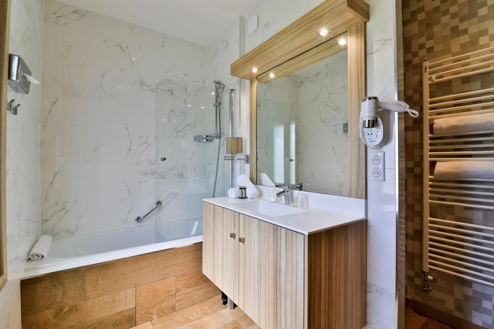 Bathroom in Hôtel Provençal