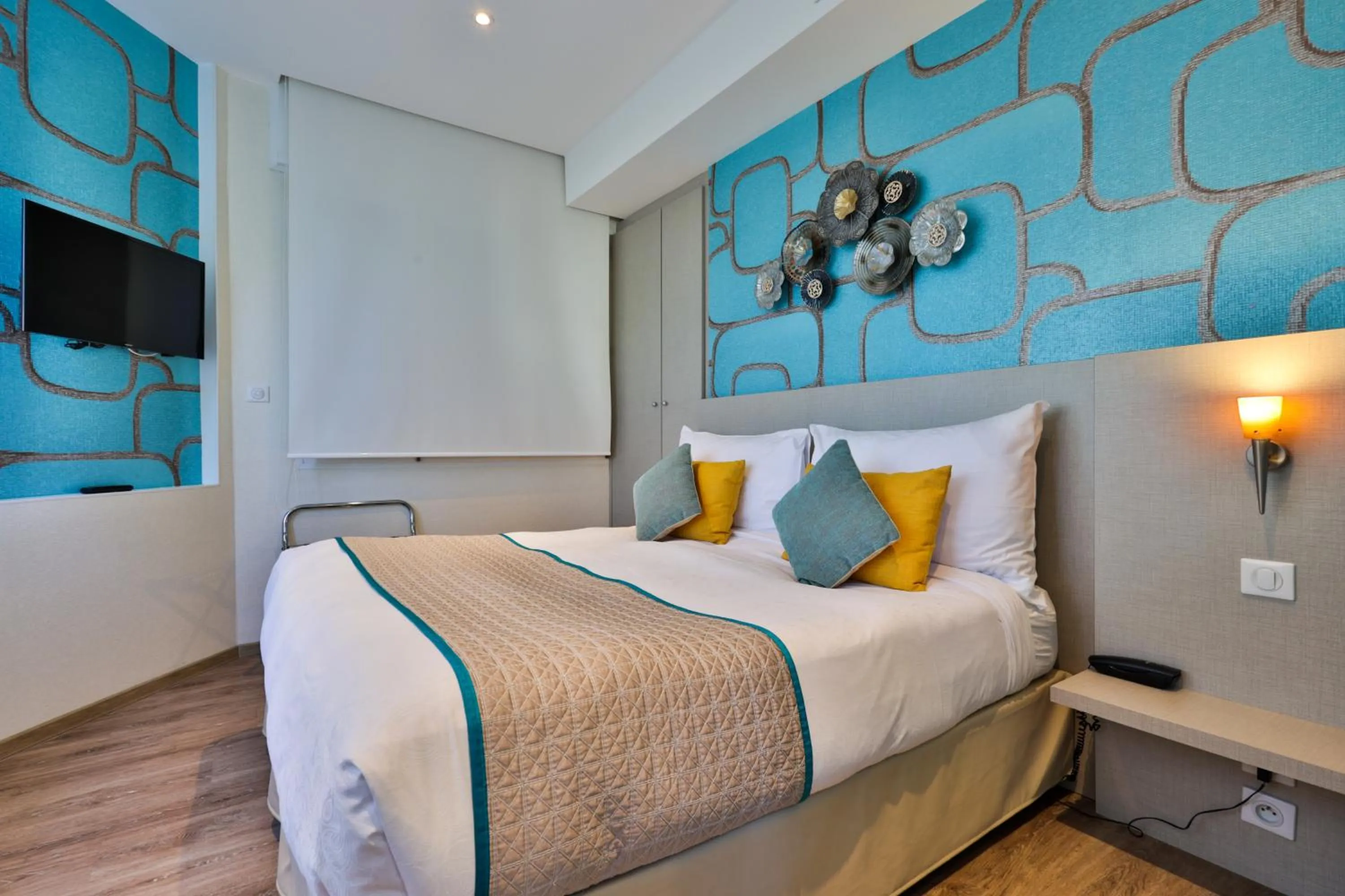 Bedroom, Bed in Hôtel Provençal