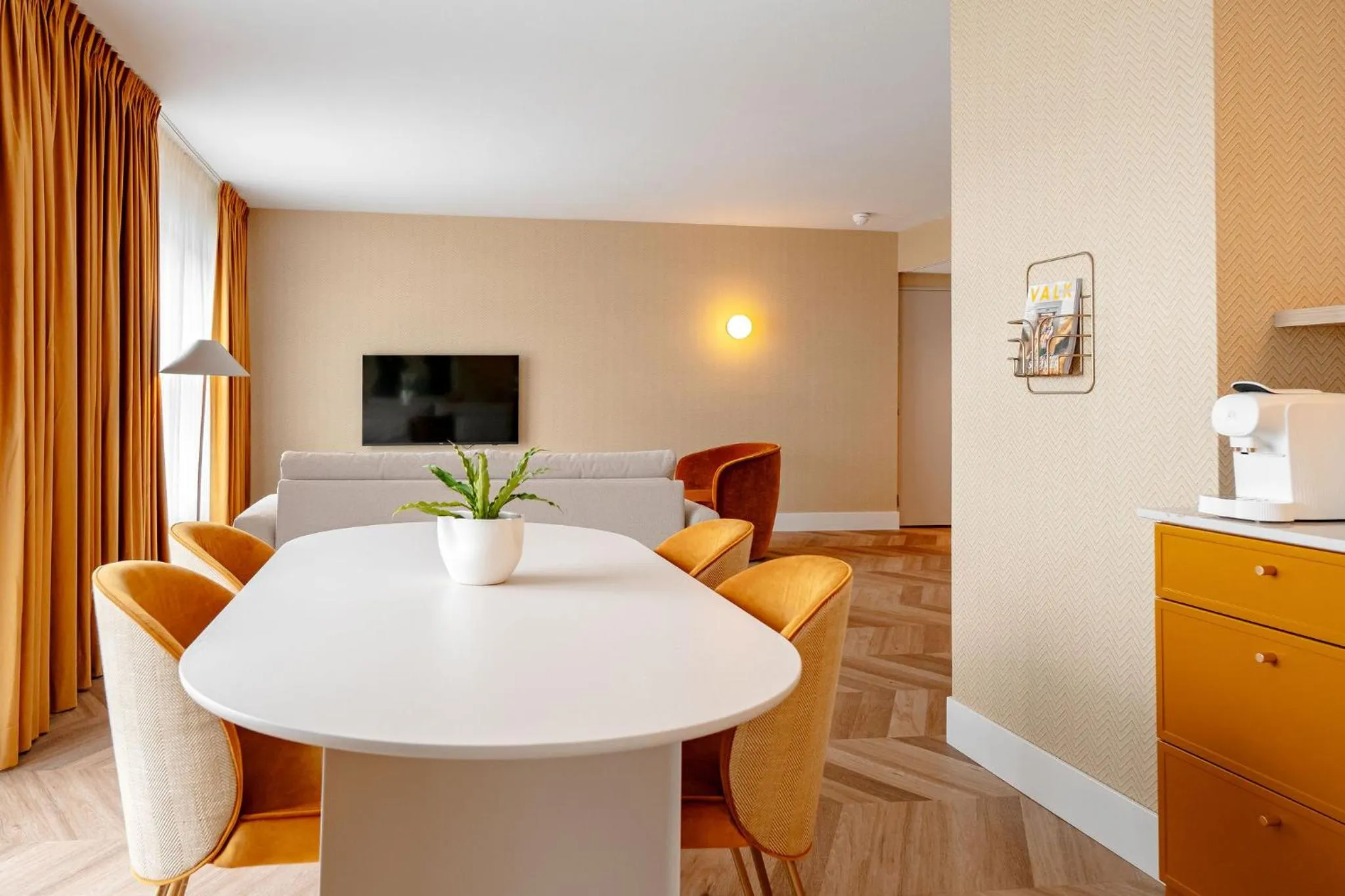 TV and multimedia in Van der Valk Hotel Paris CDG Airport