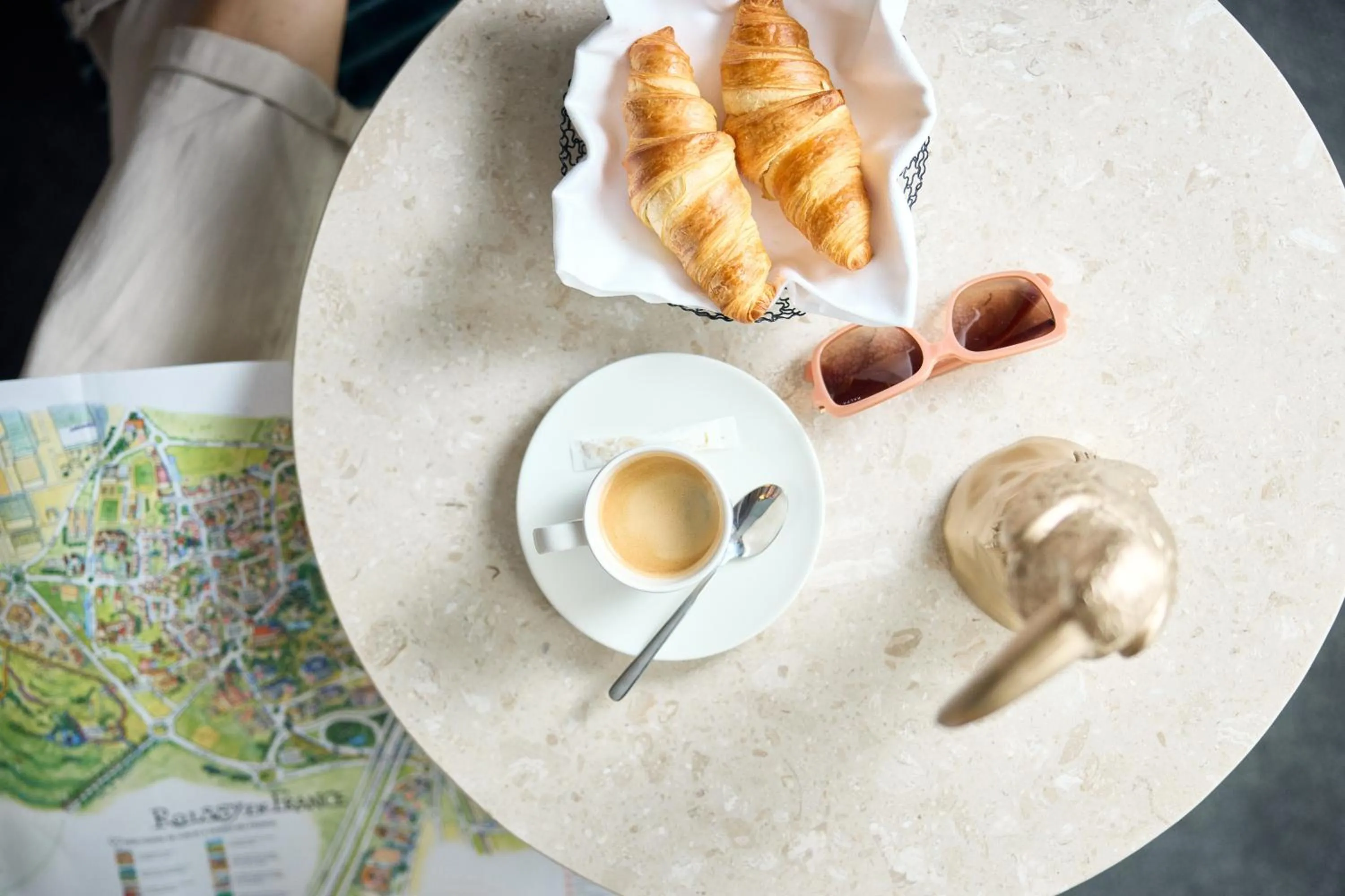 Food and drinks in Van der Valk Hotel Paris CDG Airport