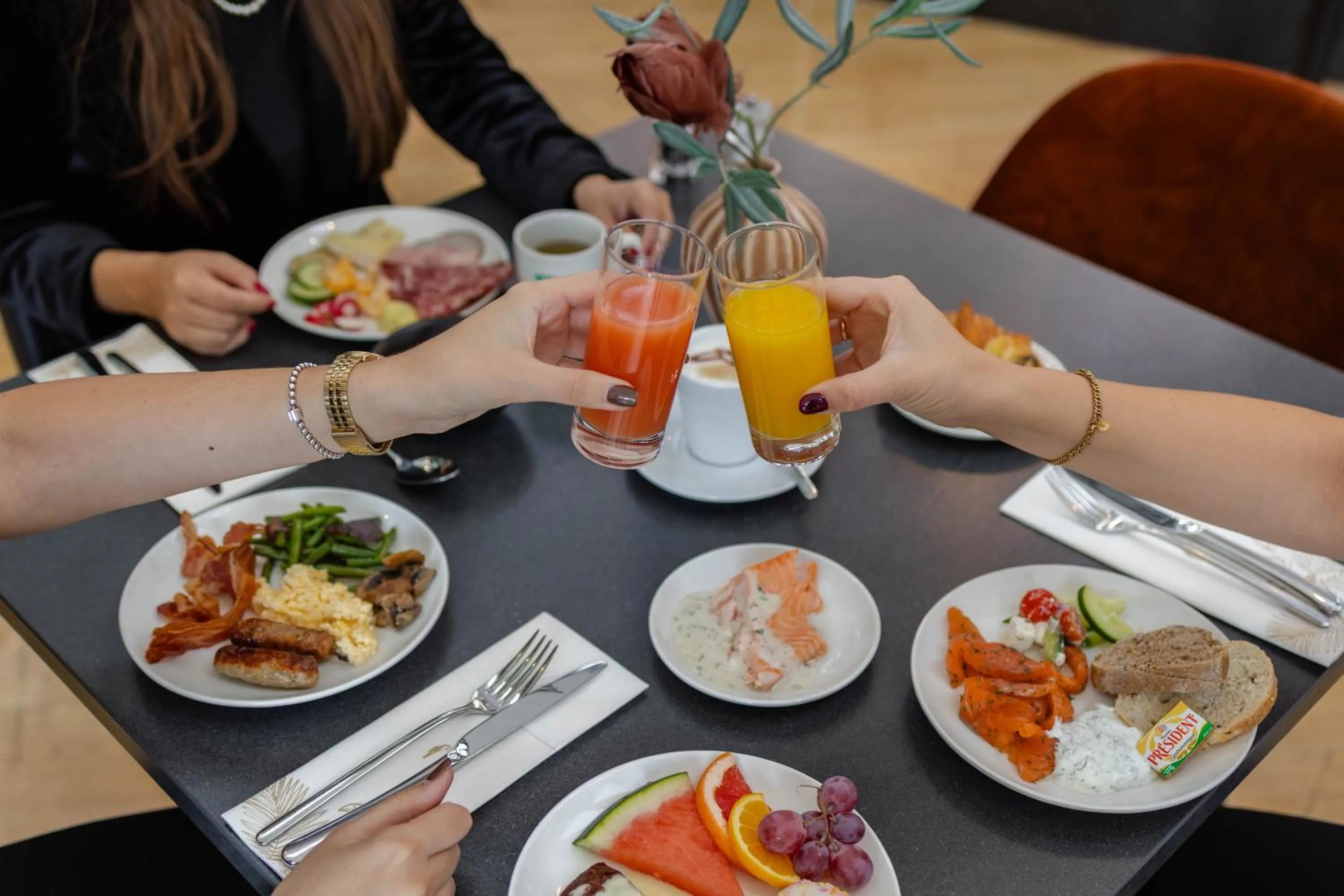 Food and drinks in Van der Valk Hotel Paris CDG Airport