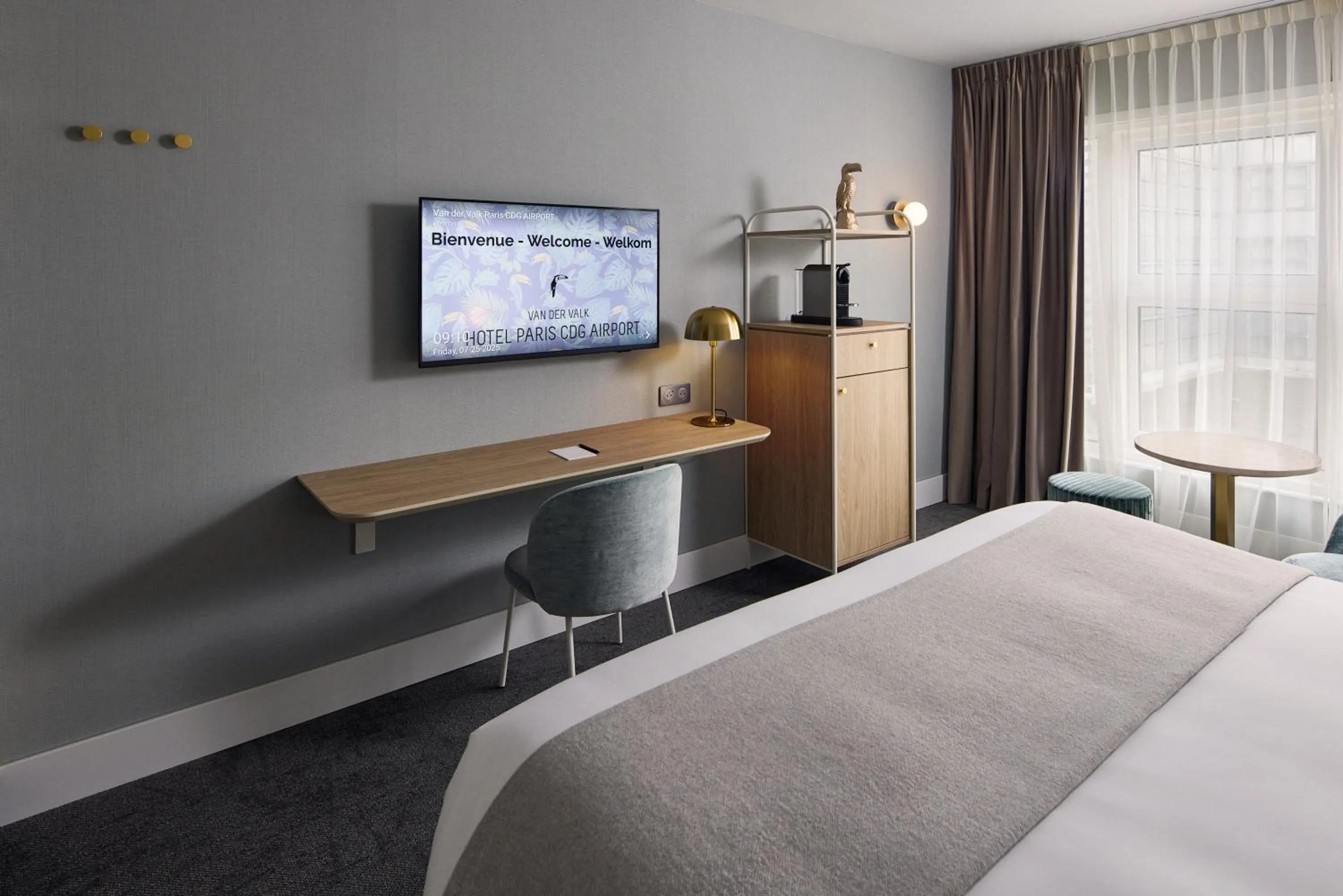 TV and multimedia, Bed in Van der Valk Hotel Paris CDG Airport