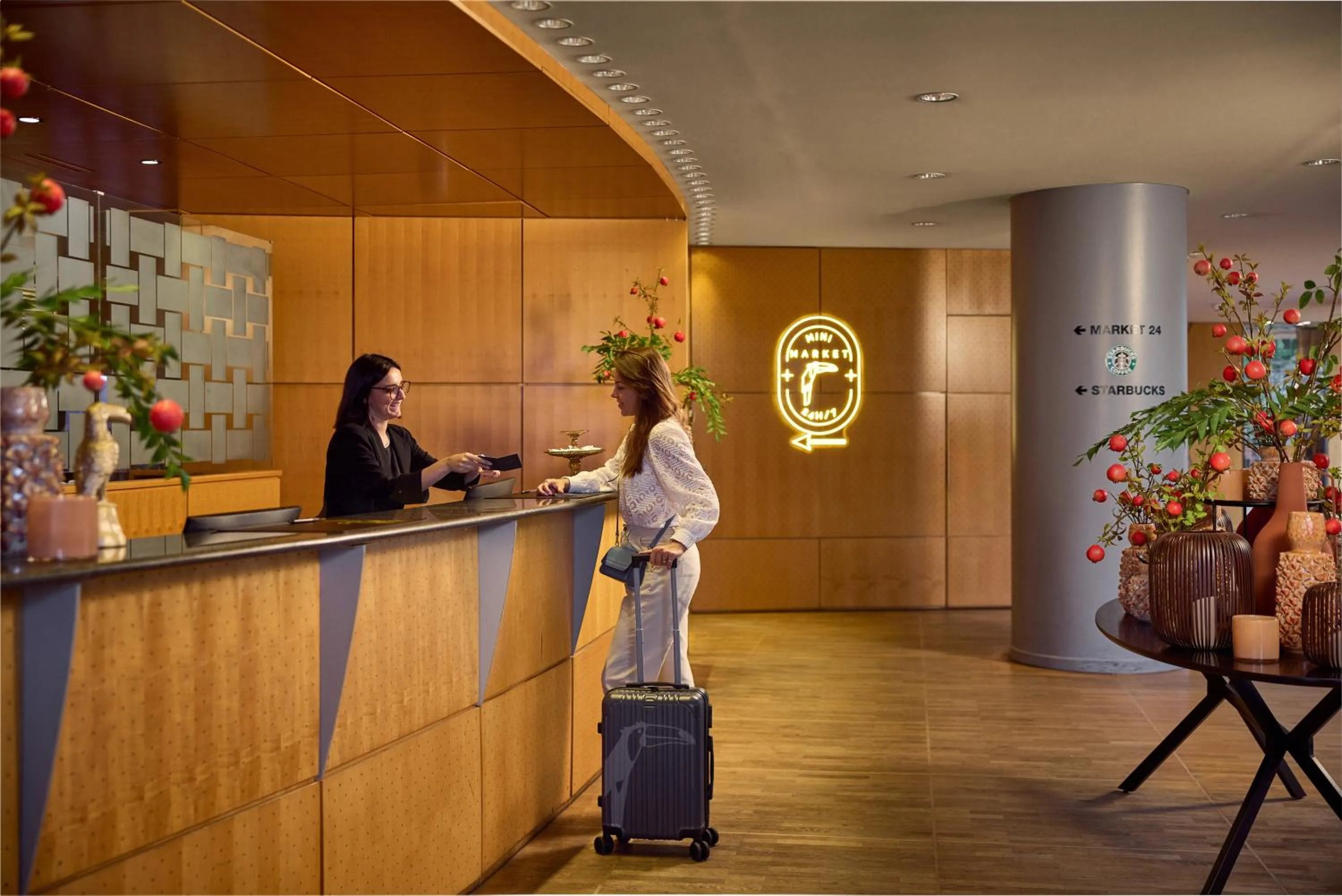 Lobby or reception in Van der Valk Hotel Paris CDG Airport