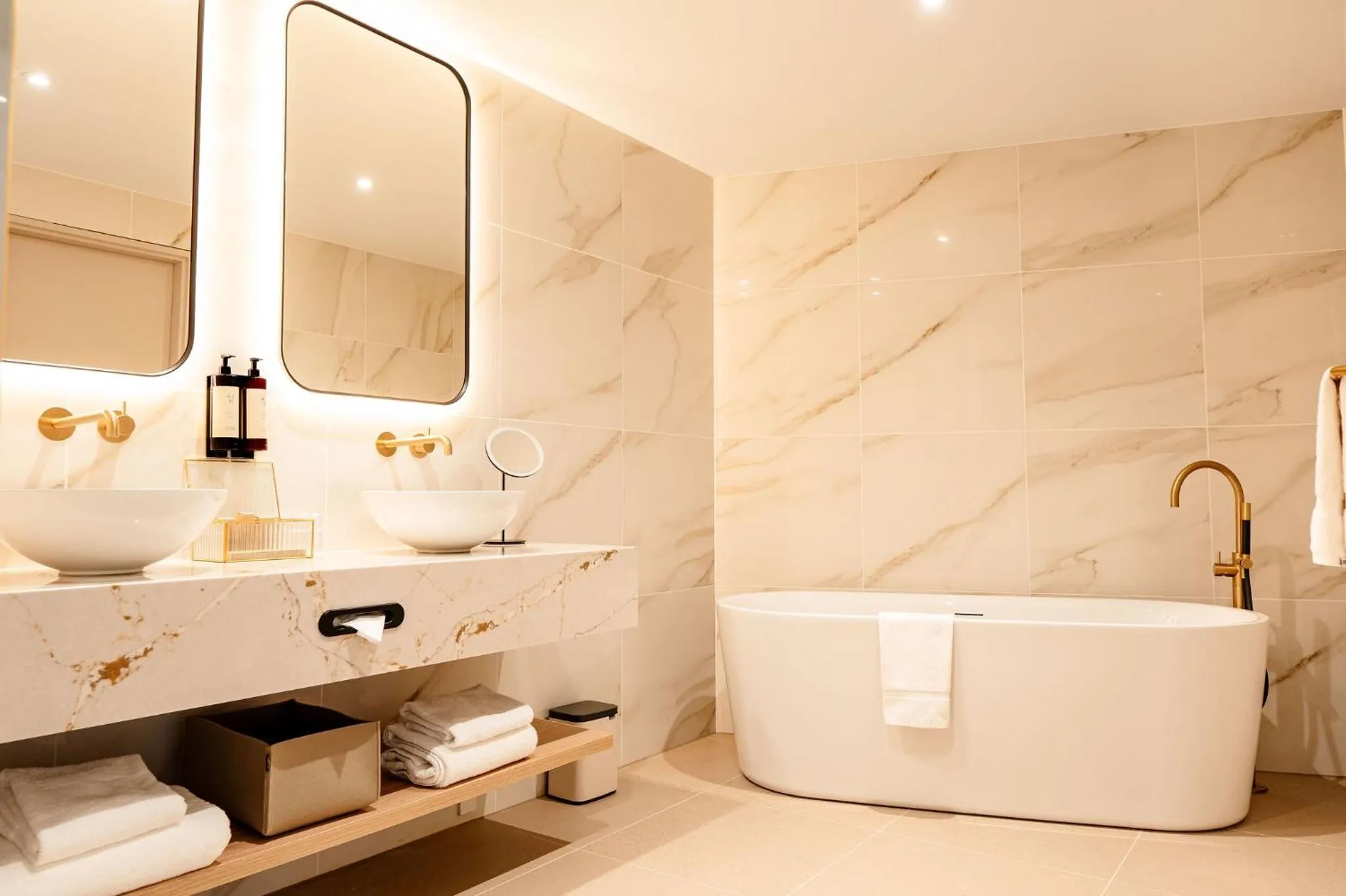 Bathroom in Van der Valk Hotel Paris CDG Airport