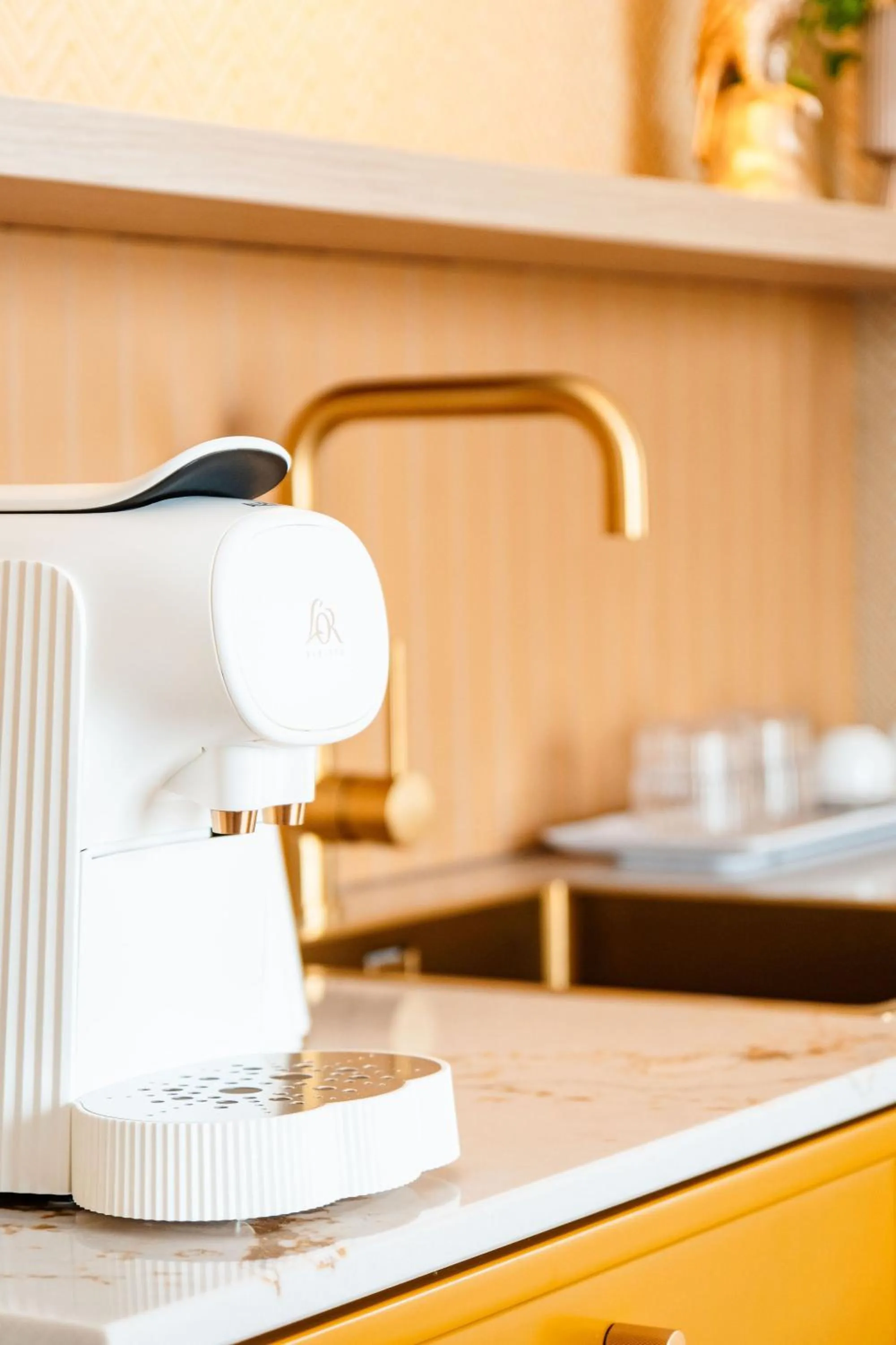 Coffee/tea facilities in Van der Valk Hotel Paris CDG Airport