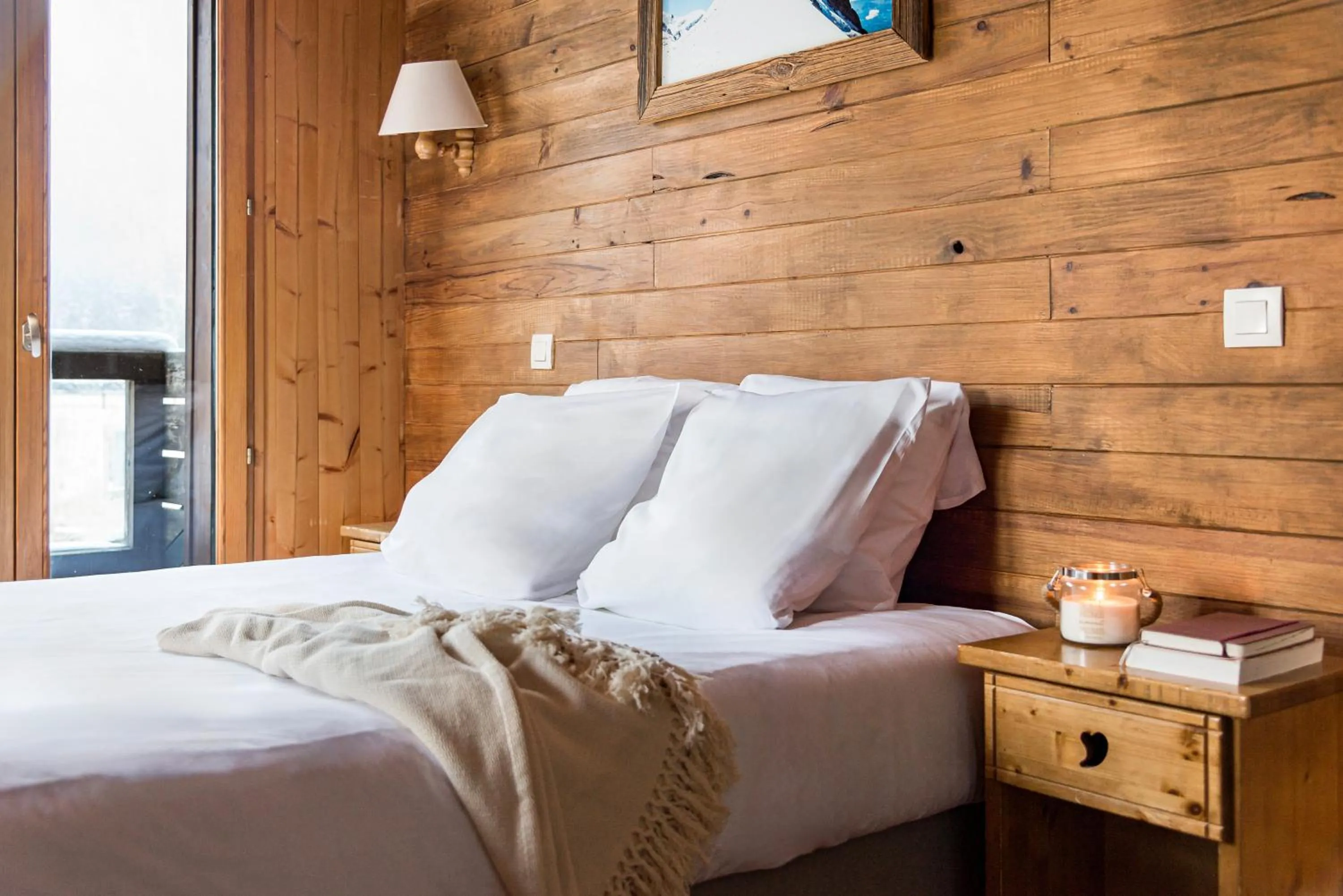 Photo of the whole room, Bed in Hôtel Vallée Blanche