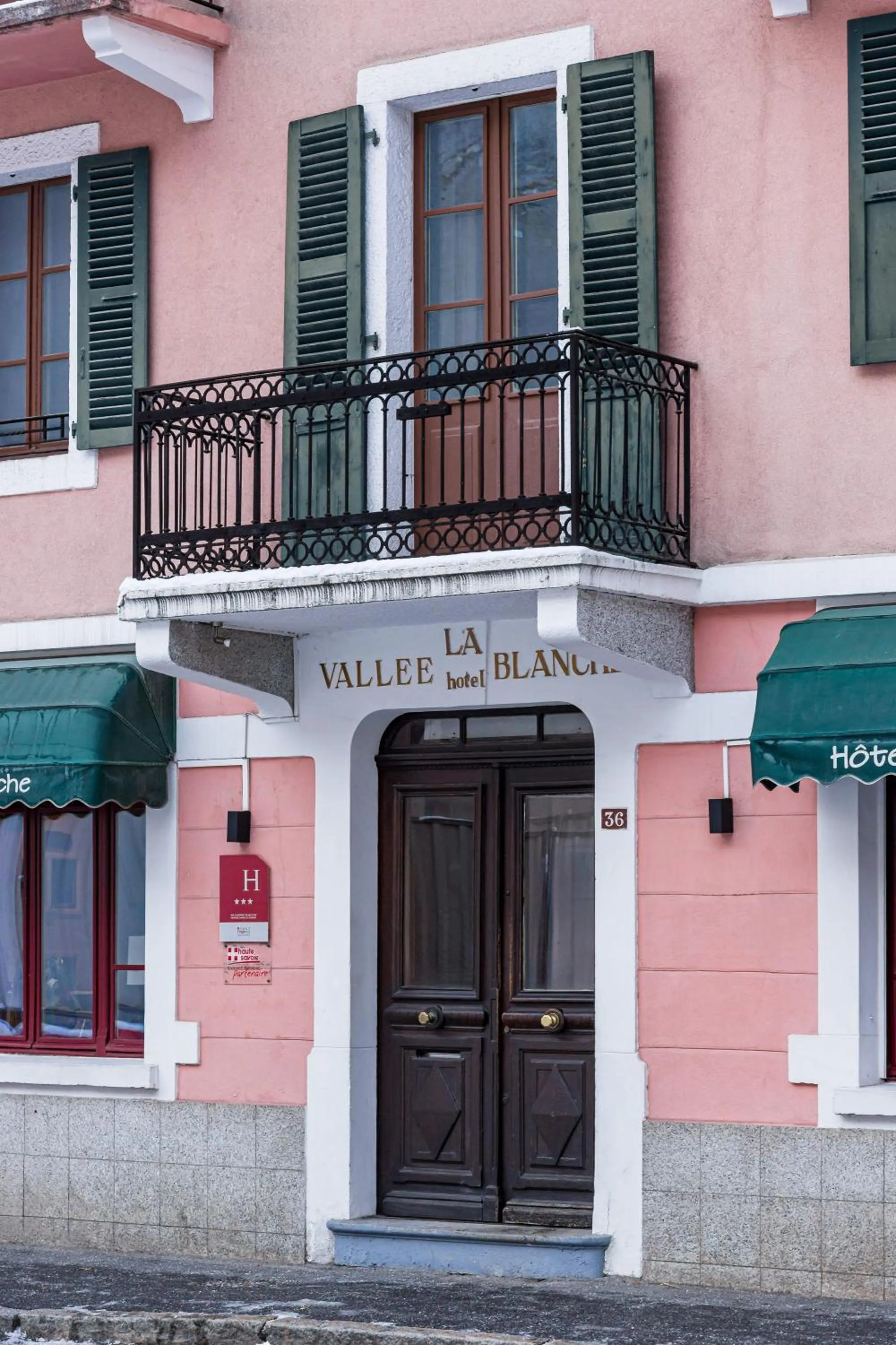 Property building in Hôtel Vallée Blanche