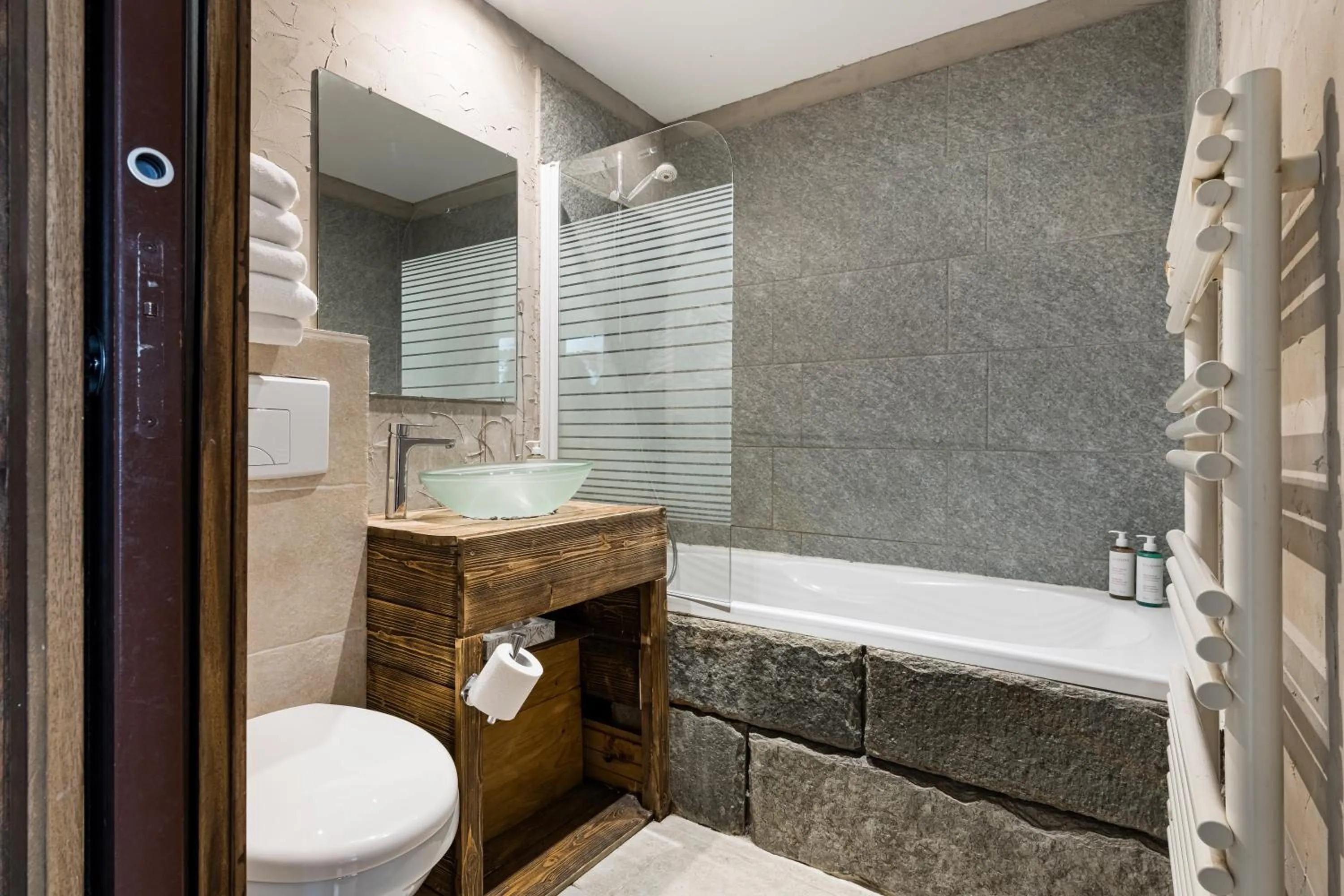 Bathroom in Hôtel Vallée Blanche