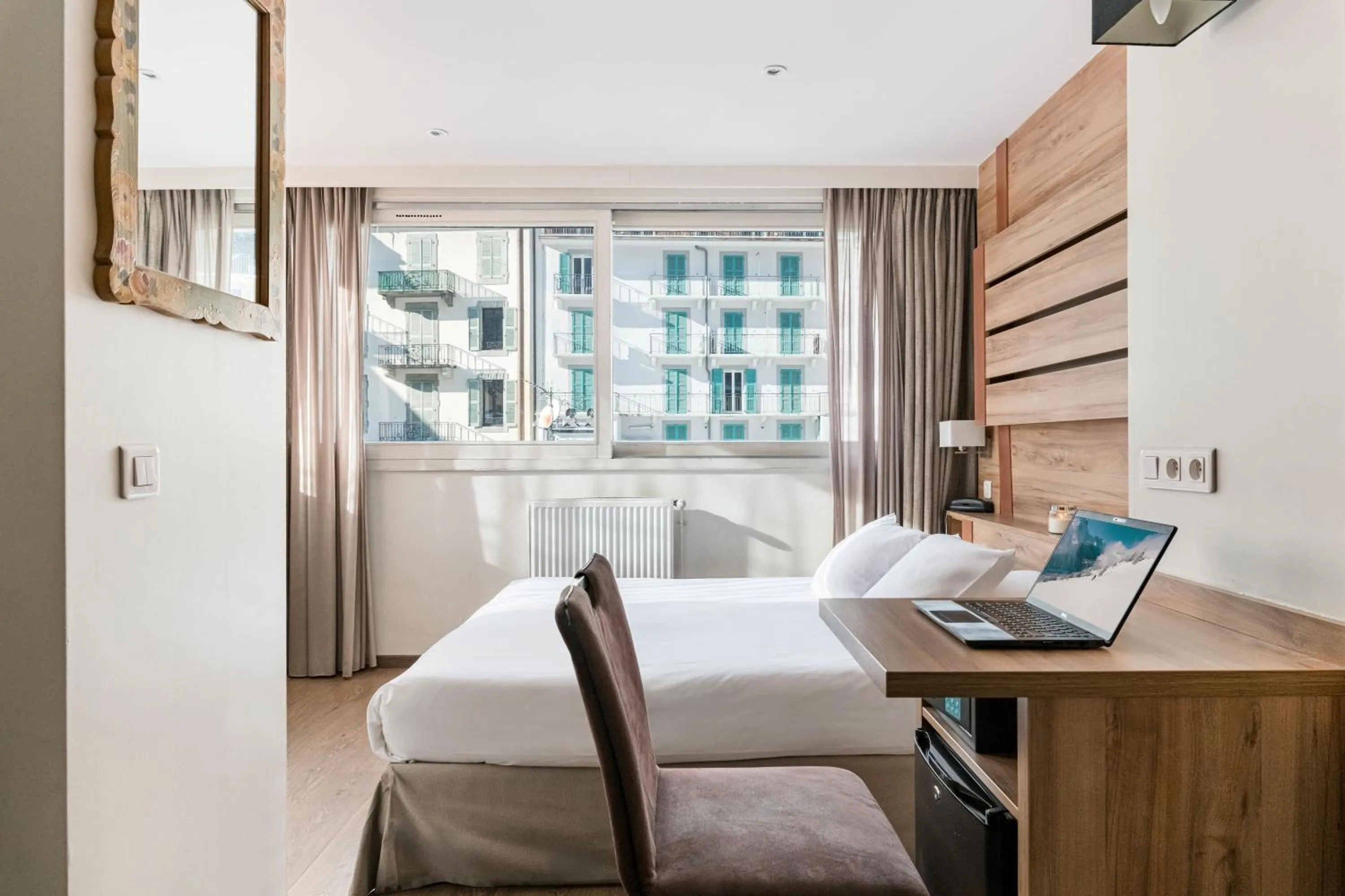 Photo of the whole room, Bed in Hôtel Vallée Blanche