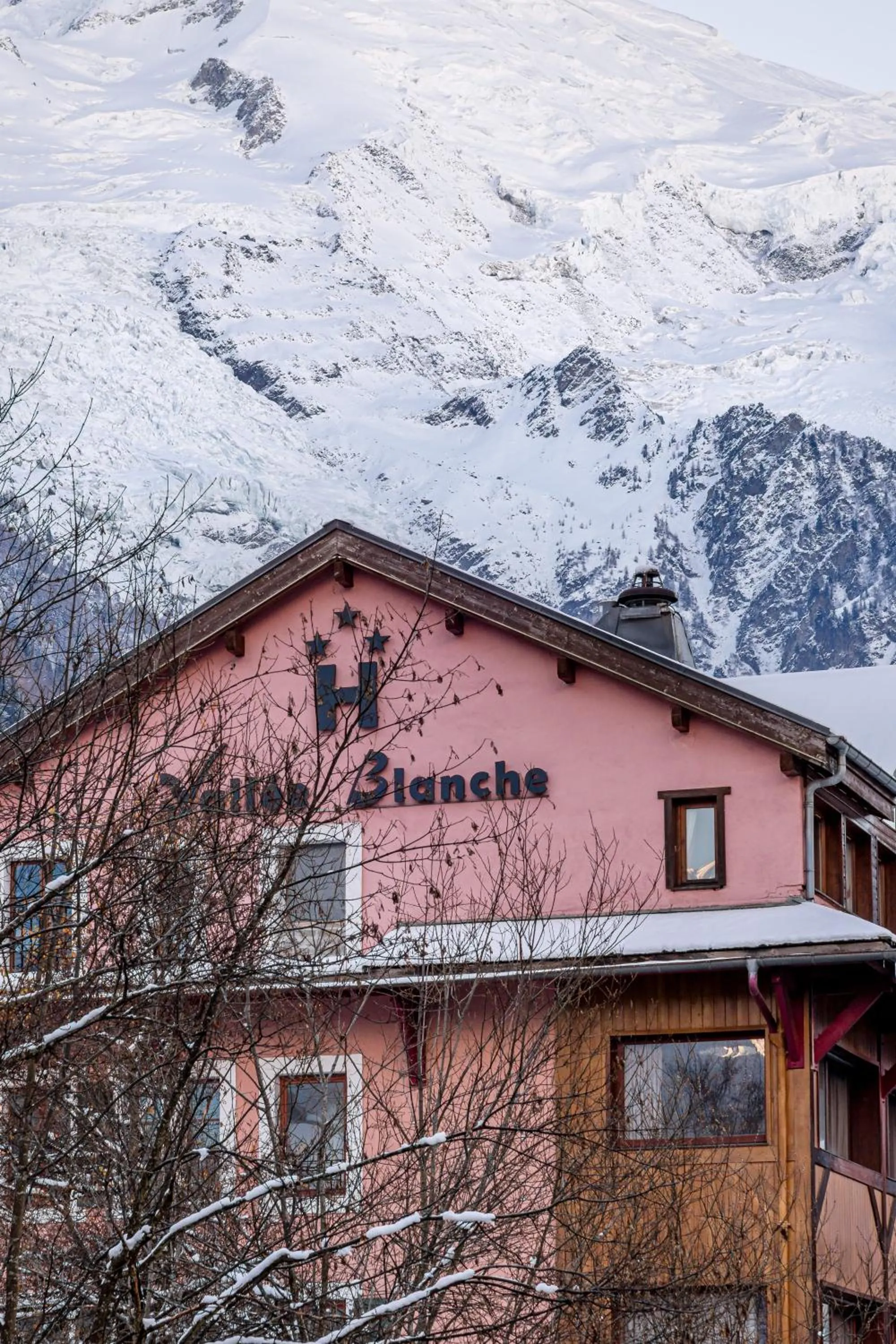 Property building in Hôtel Vallée Blanche