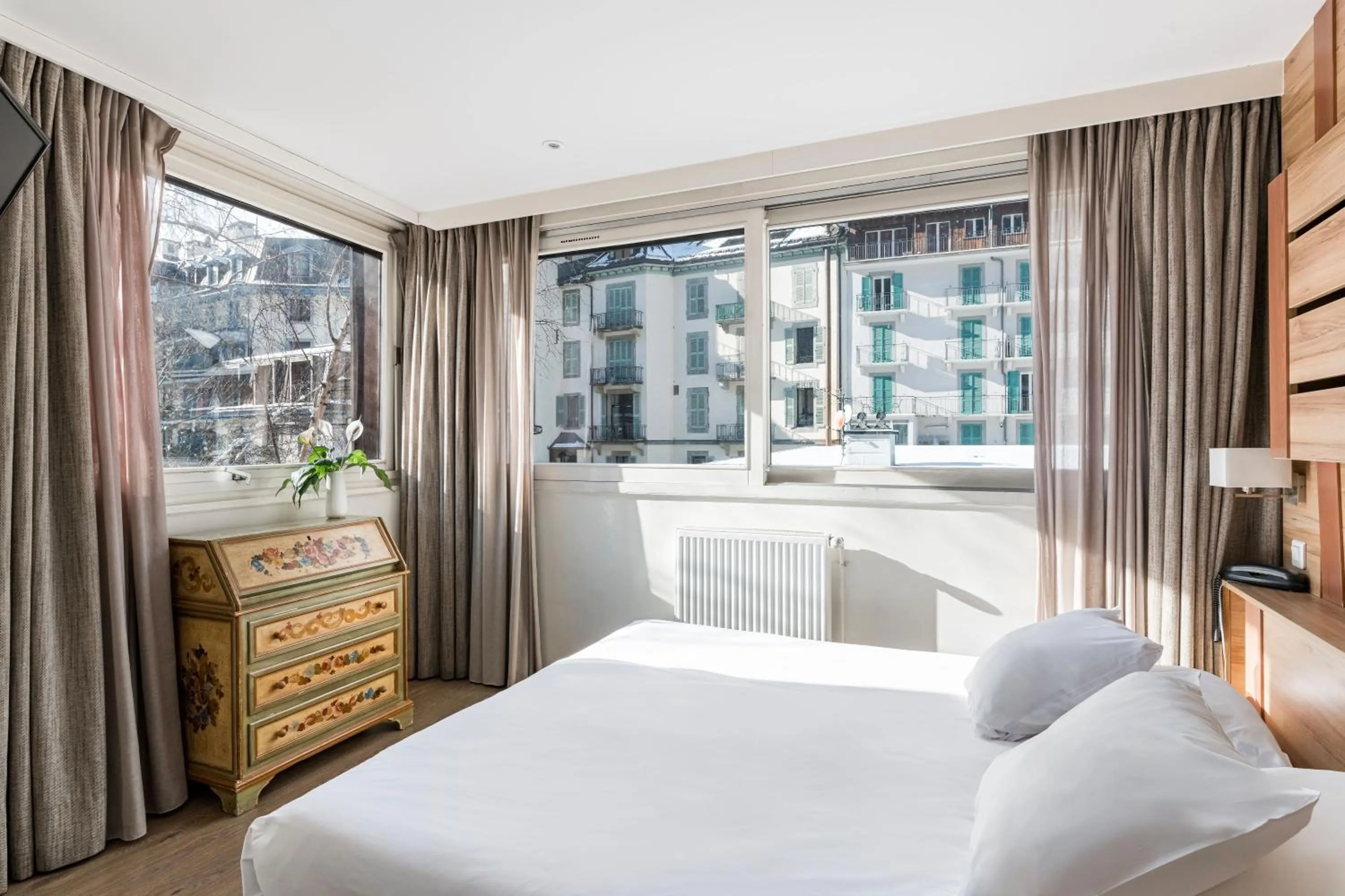 Photo of the whole room, Bed in Hôtel Vallée Blanche