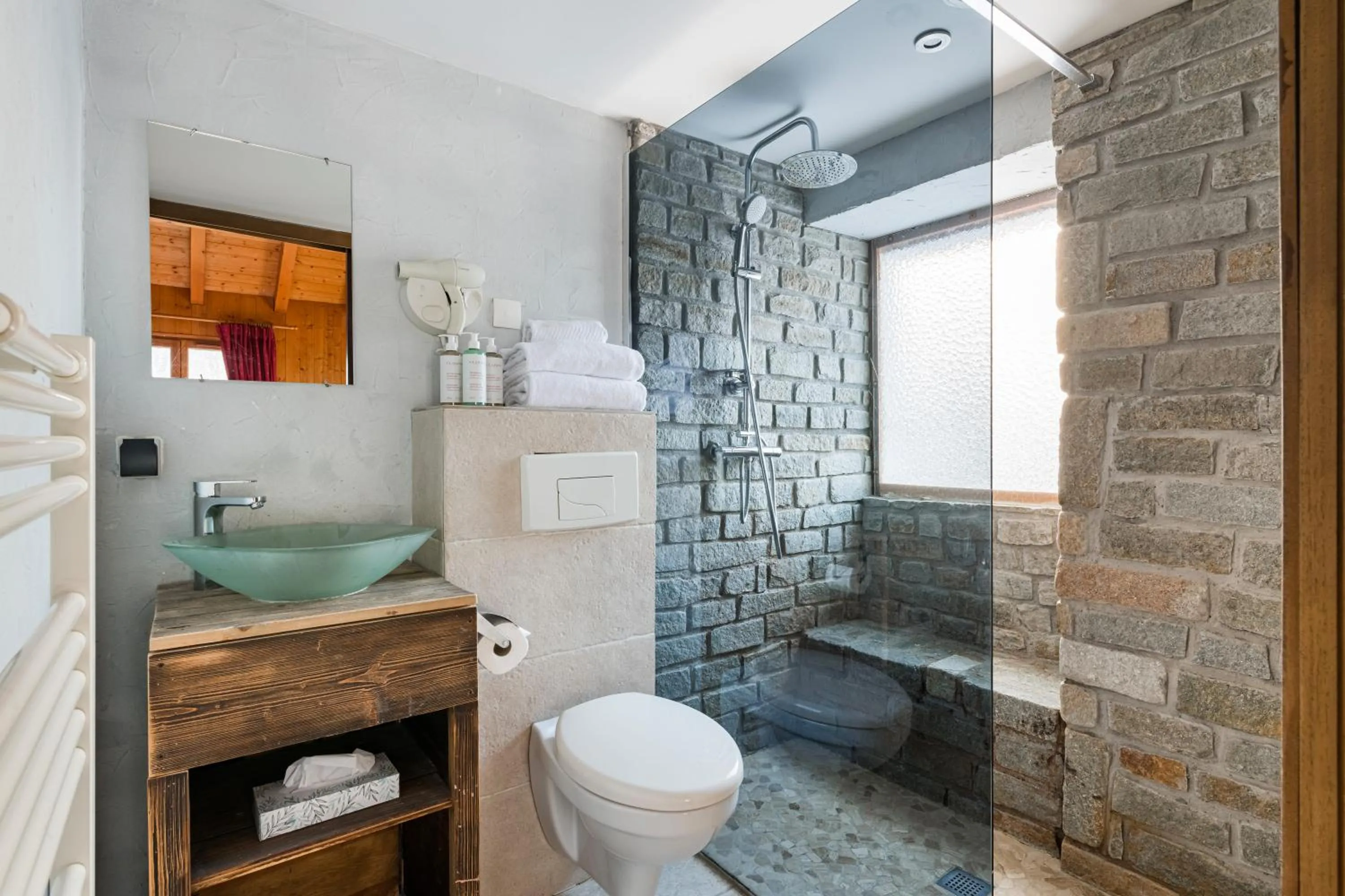 Bathroom in Hôtel Vallée Blanche
