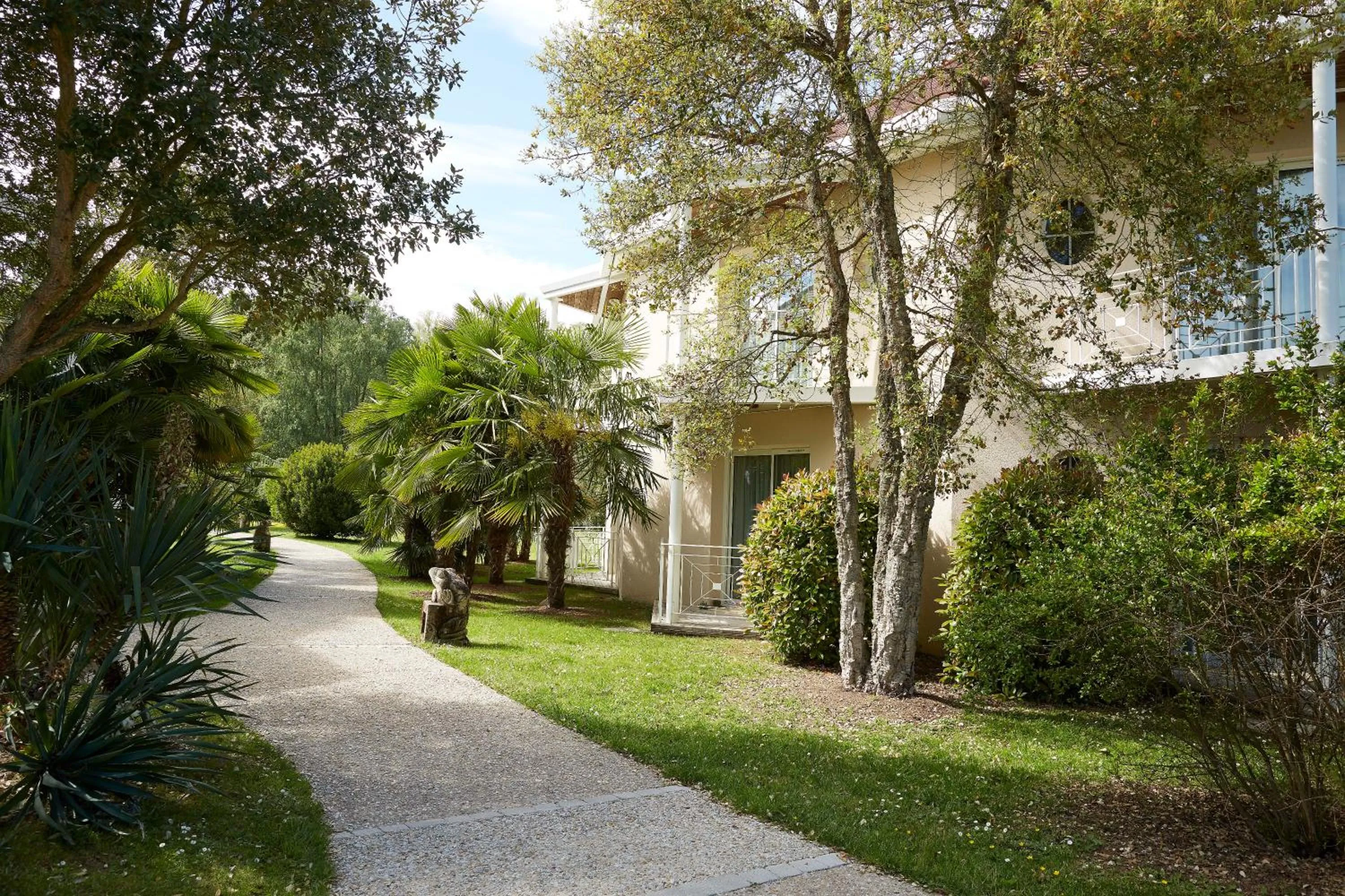 Property building in Les Jardins de Beauval