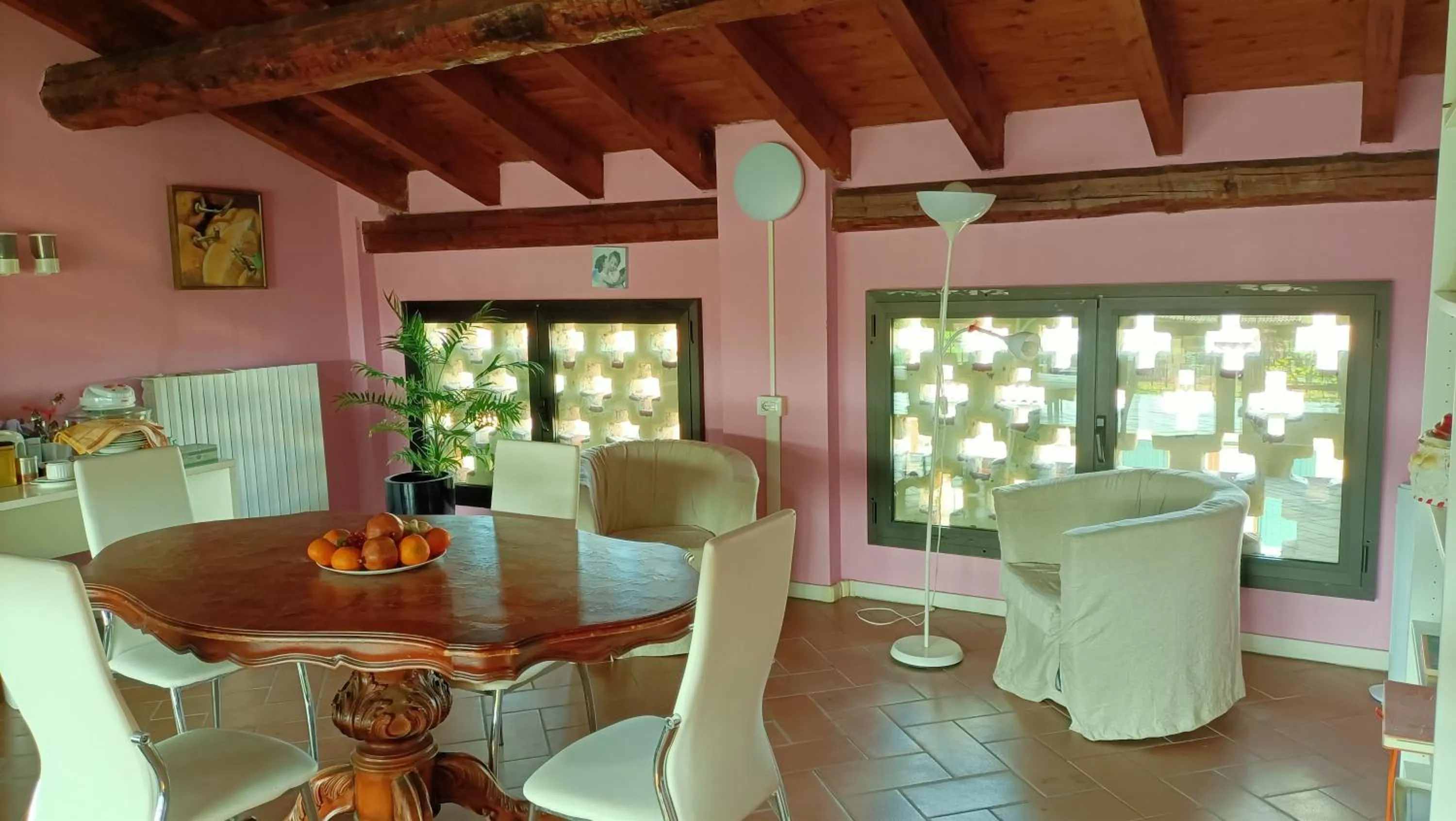 Dining area in B&B IL Loto BIKE FRIENDLY