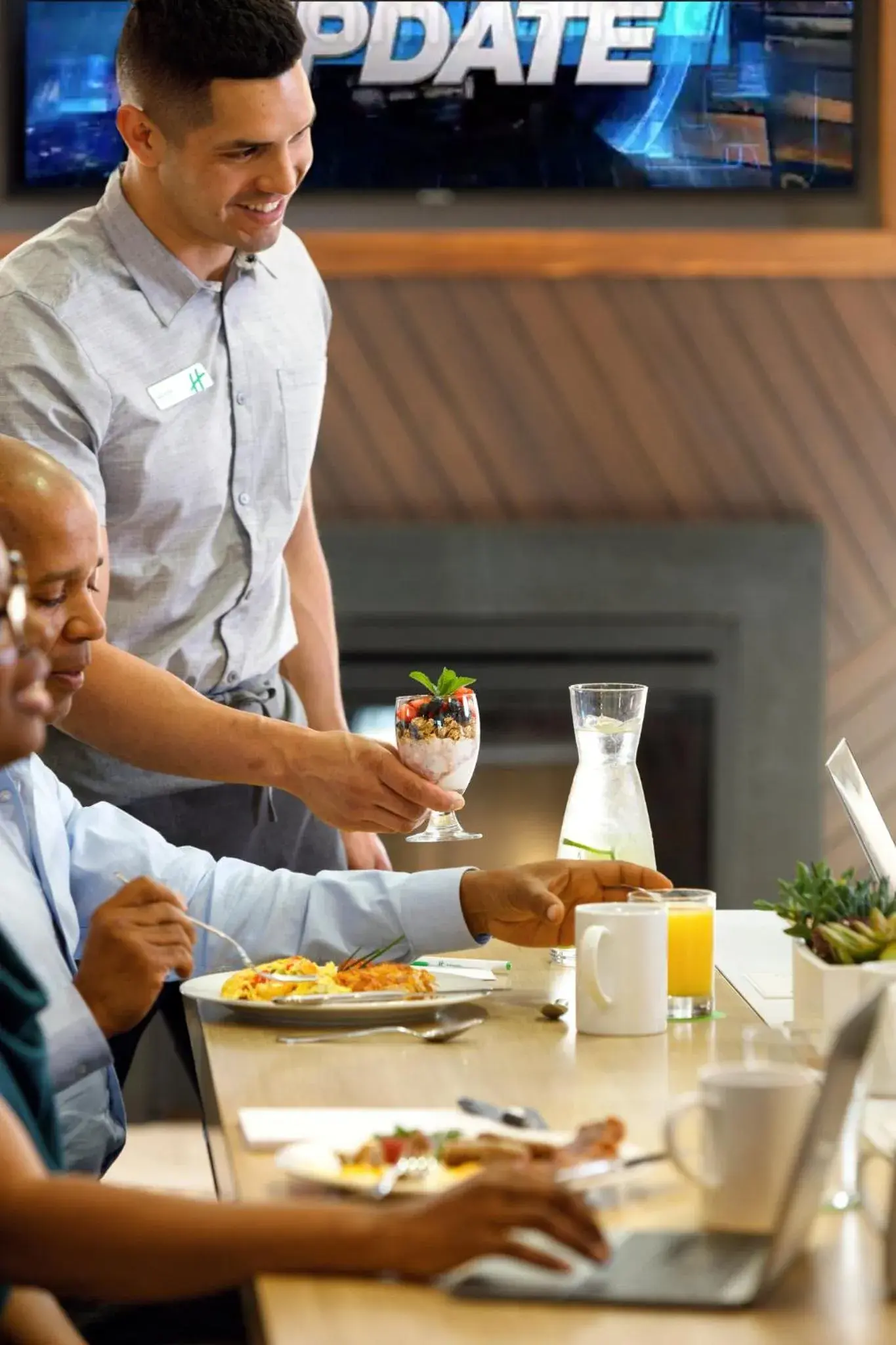 Restaurant/places to eat in Holiday Inn & Suites Chicago-Downtown by IHG Restaurant/places to eat in Holiday Inn & Suites Chicago-Downtown by IHG