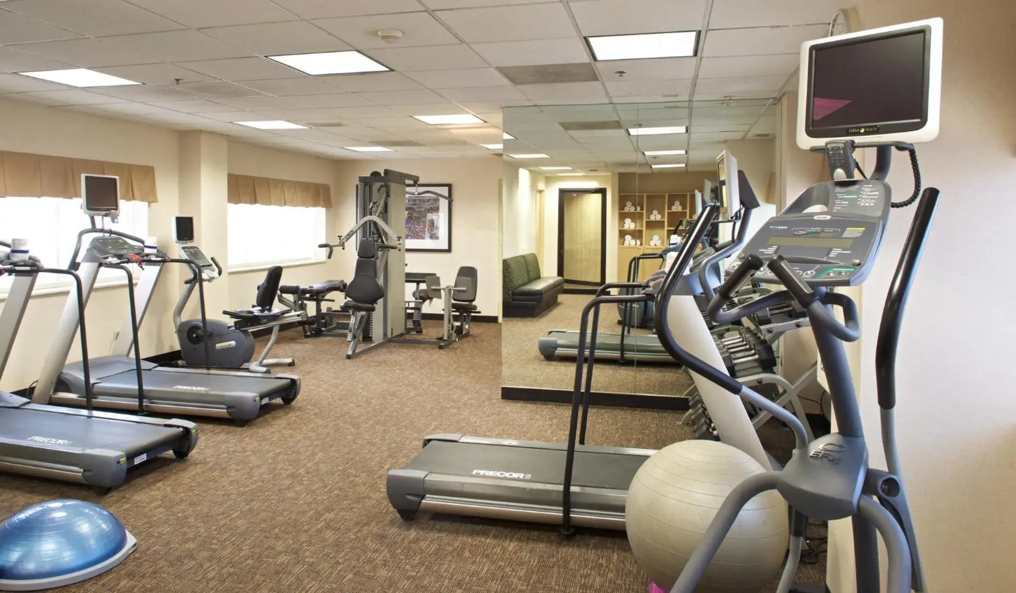 Fitness centre/facilities in Holiday Inn & Suites Chicago-Downtown by IHG Fitness centre/facilities in Holiday Inn & Suites Chicago-Downtown by IHG