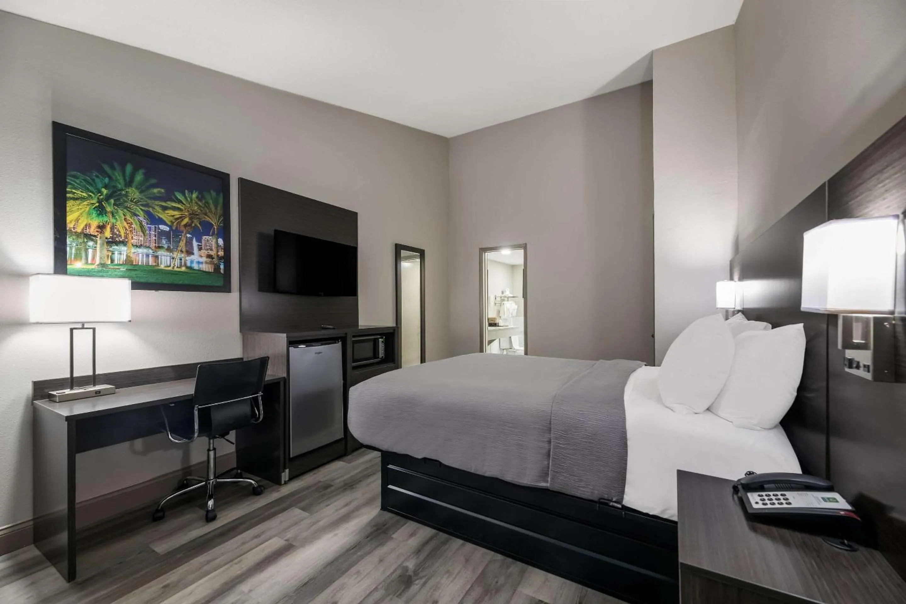 Bedroom, Bed in Quality Inn & Suites Altamonte Springs Orlando-North