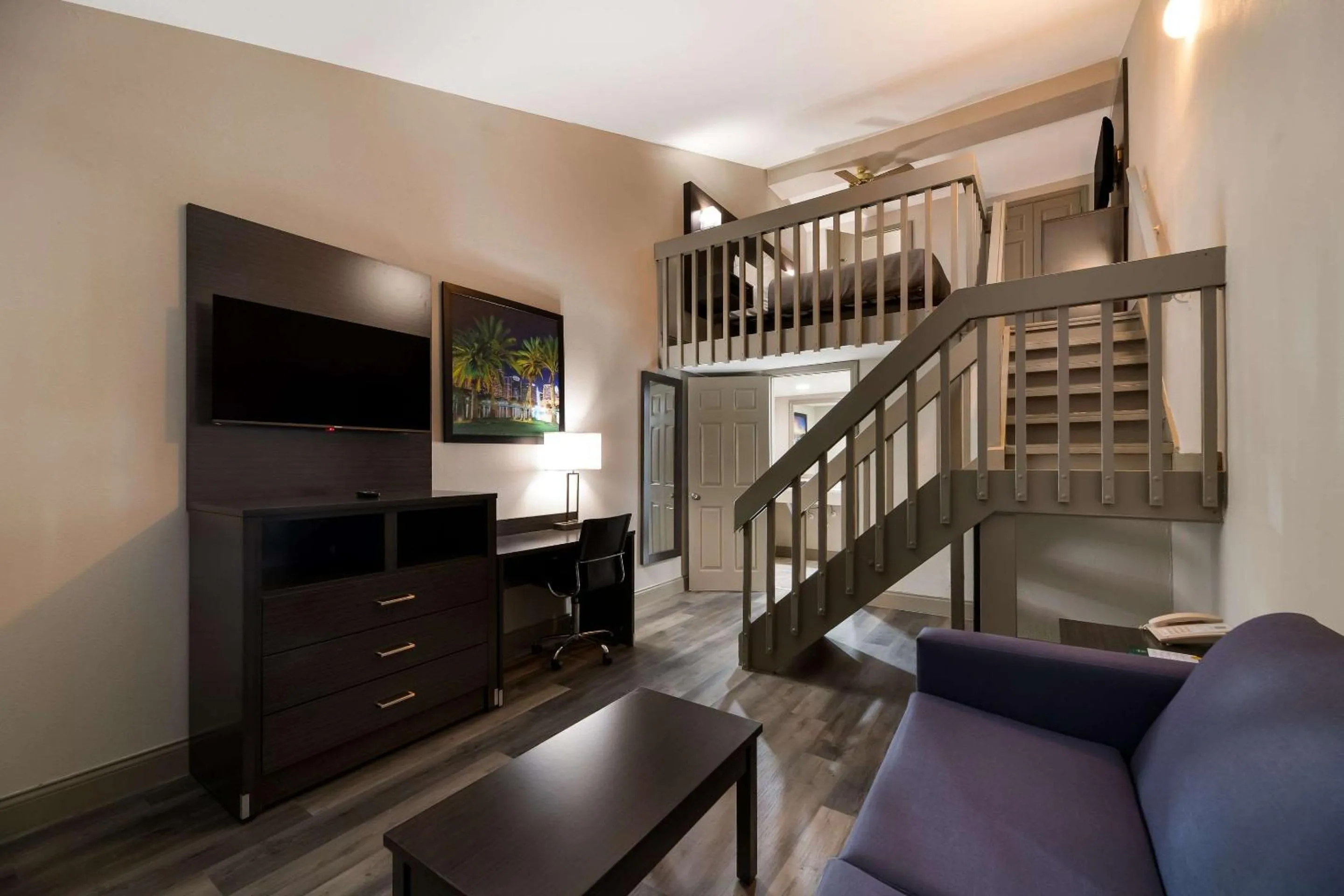 Bedroom in Quality Inn & Suites Altamonte Springs Orlando-North