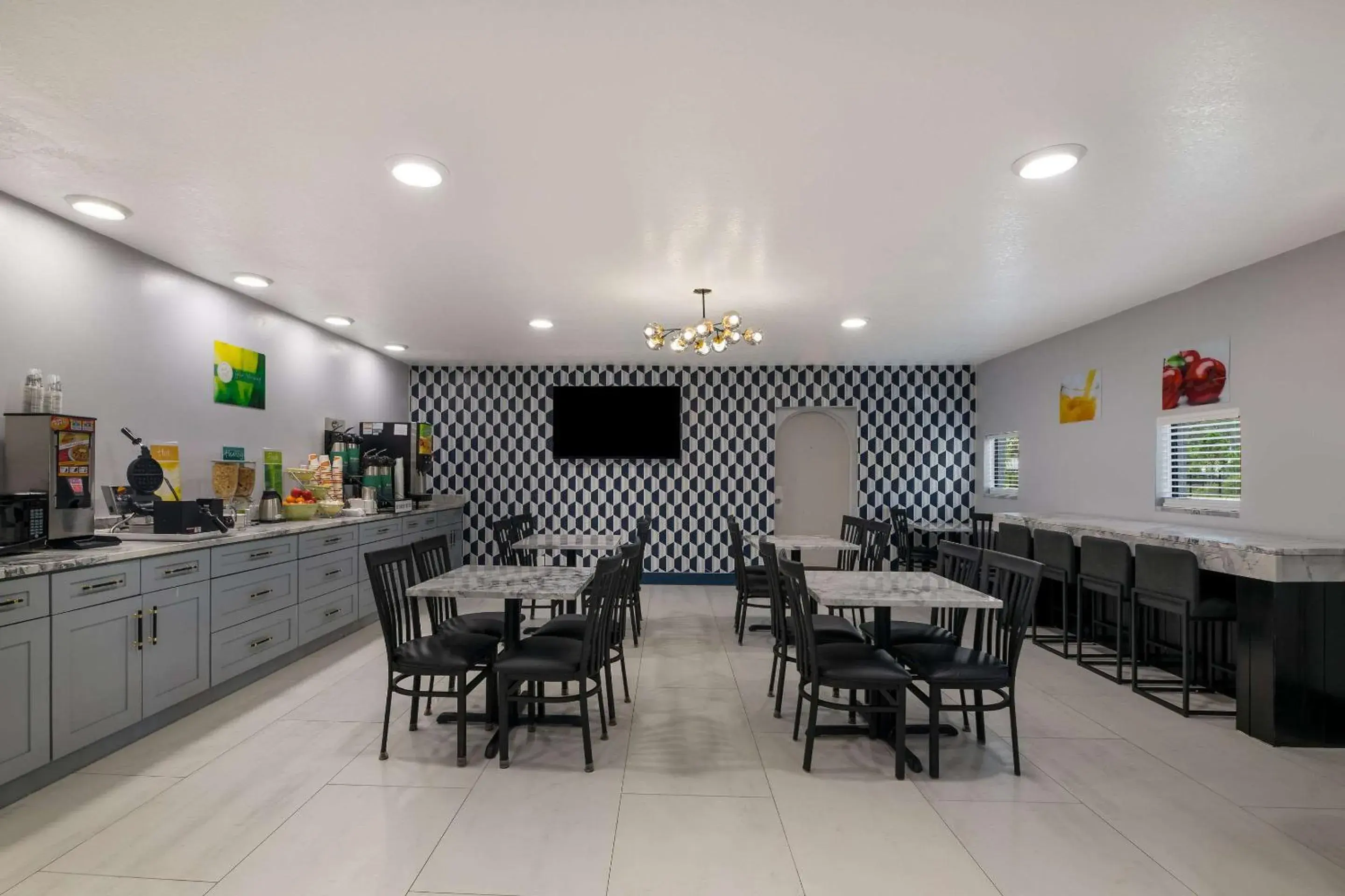 Breakfast in Quality Inn & Suites Altamonte Springs Orlando-North Breakfast in Quality Inn & Suites Altamonte Springs Orlando-North