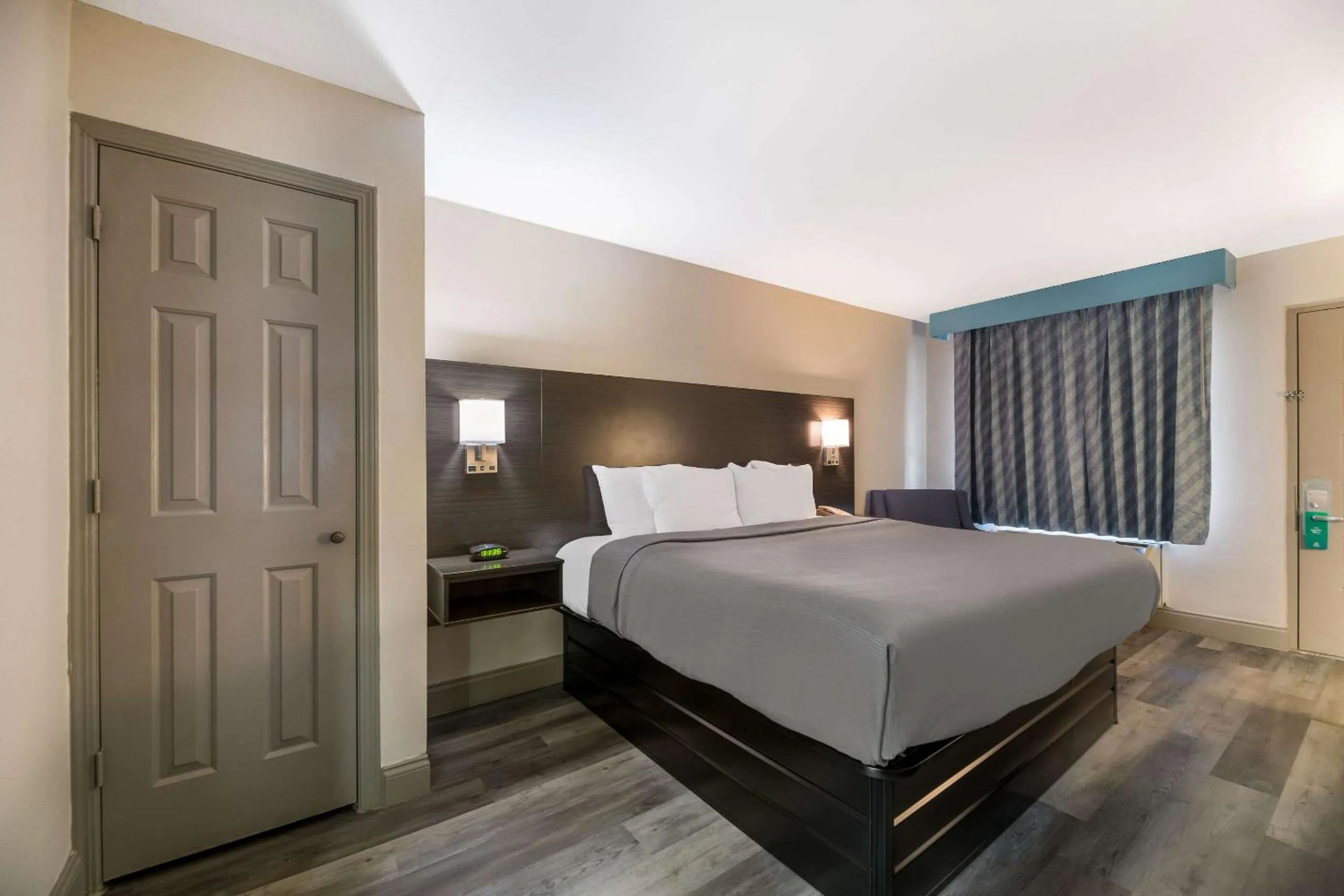 Bedroom, Bed in Quality Inn & Suites Altamonte Springs Orlando-North