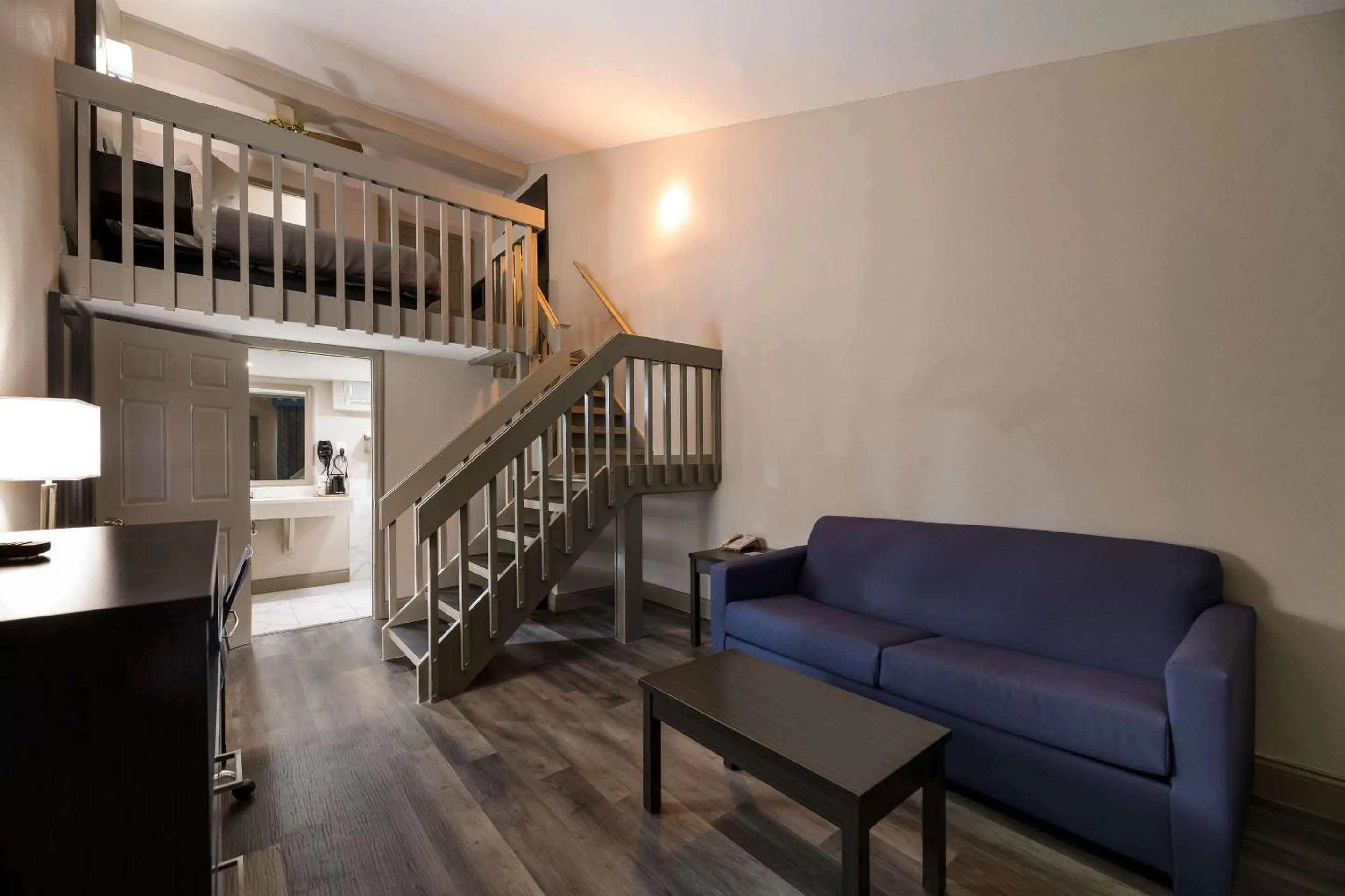 Bedroom in Quality Inn & Suites Altamonte Springs Orlando-North