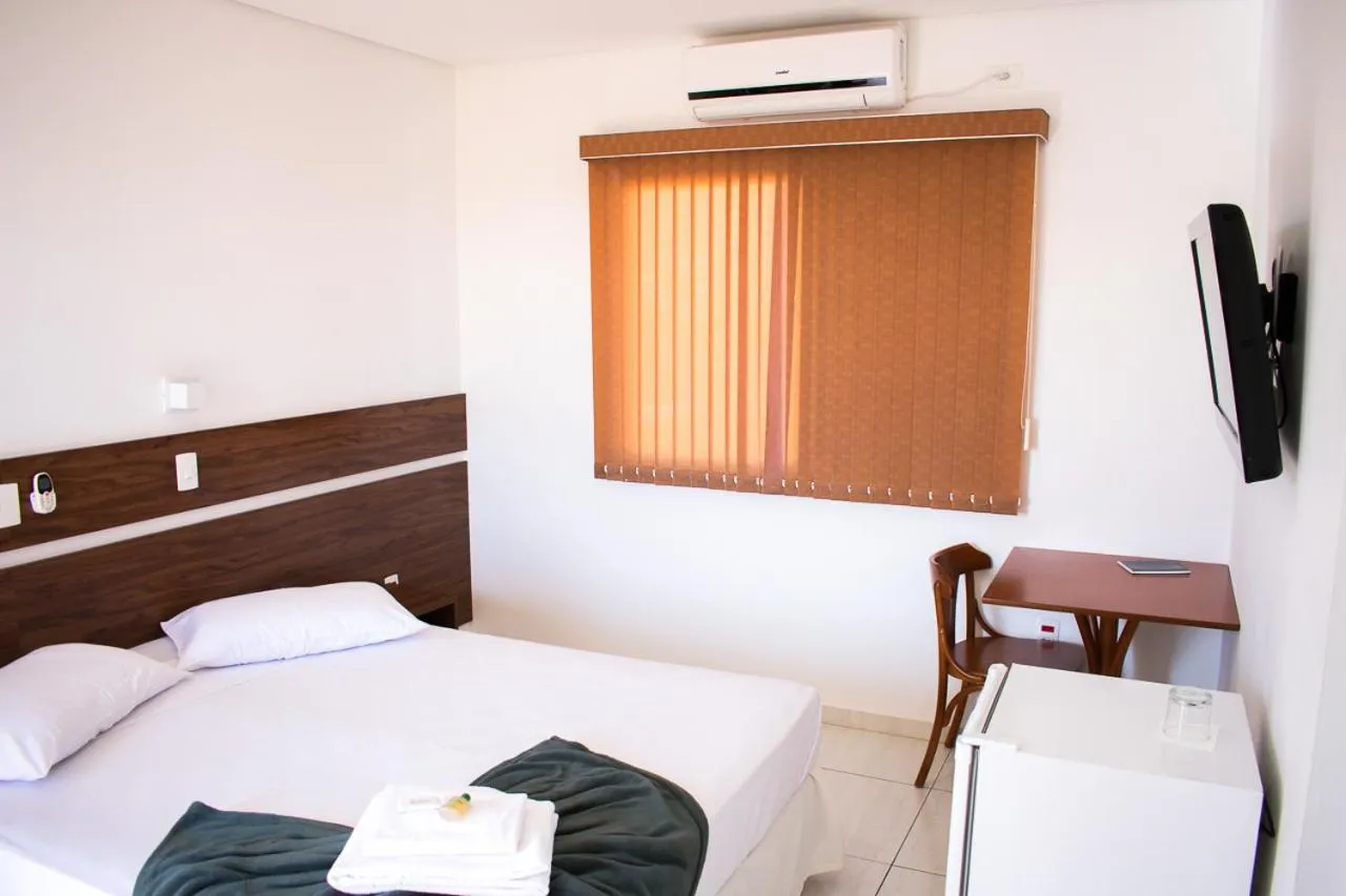 Photo of the whole room, Bed in Hotel Garrafão Boituva - 5 min da Rod Castelo Branco KM 116