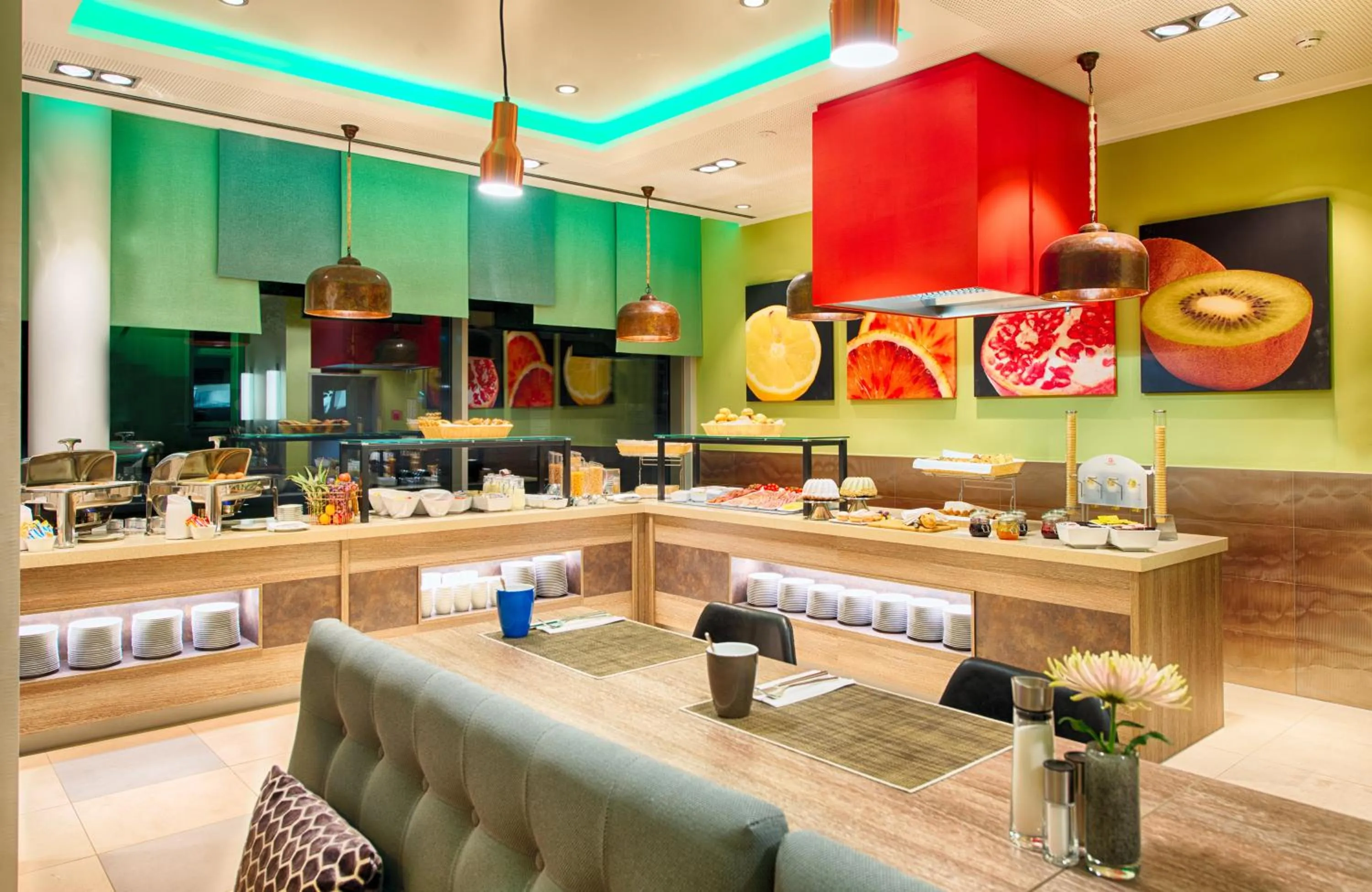 Buffet breakfast in Leonardo Hotel Munich City South