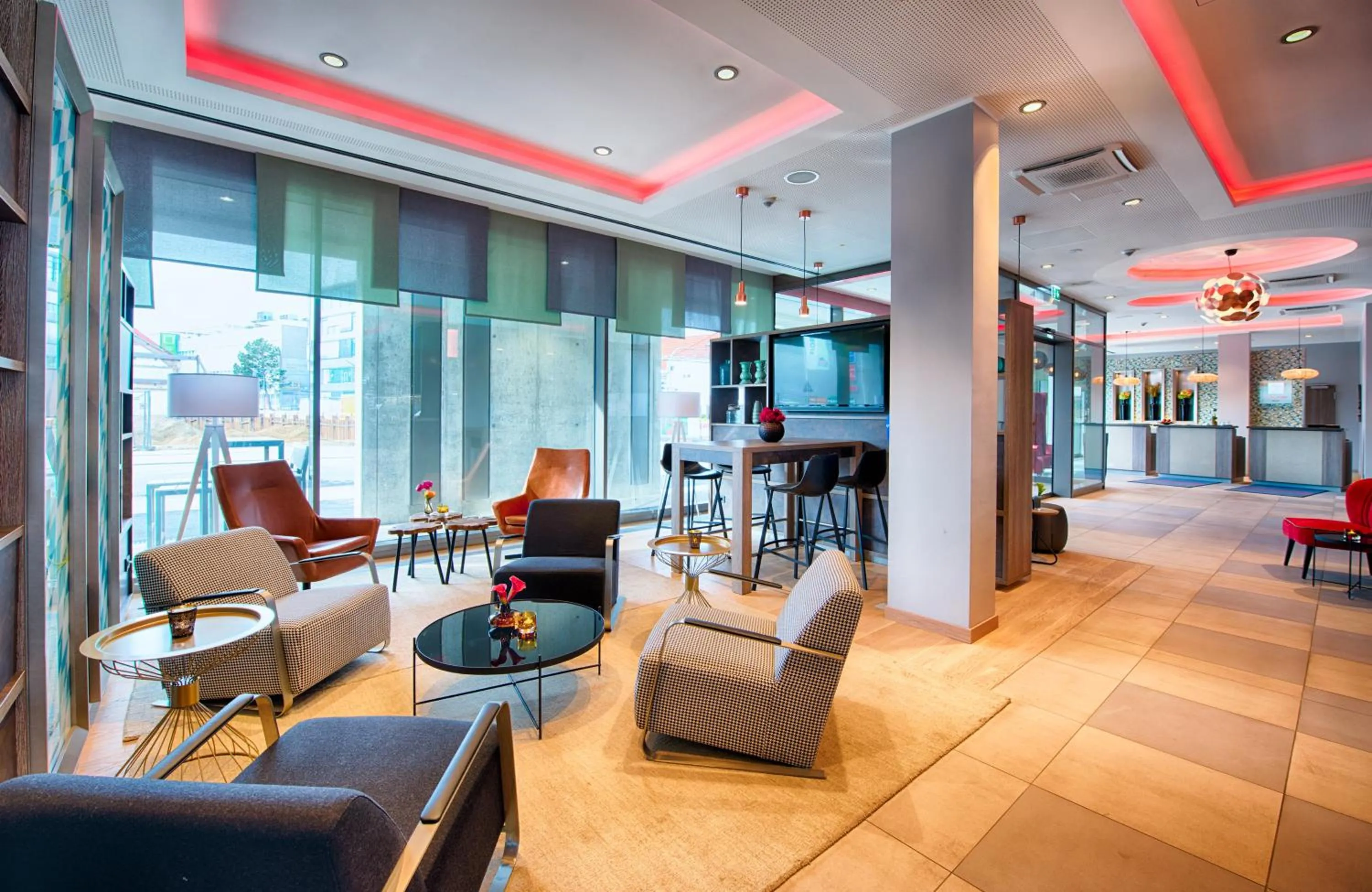 Lobby or reception in Leonardo Hotel Munich City South
