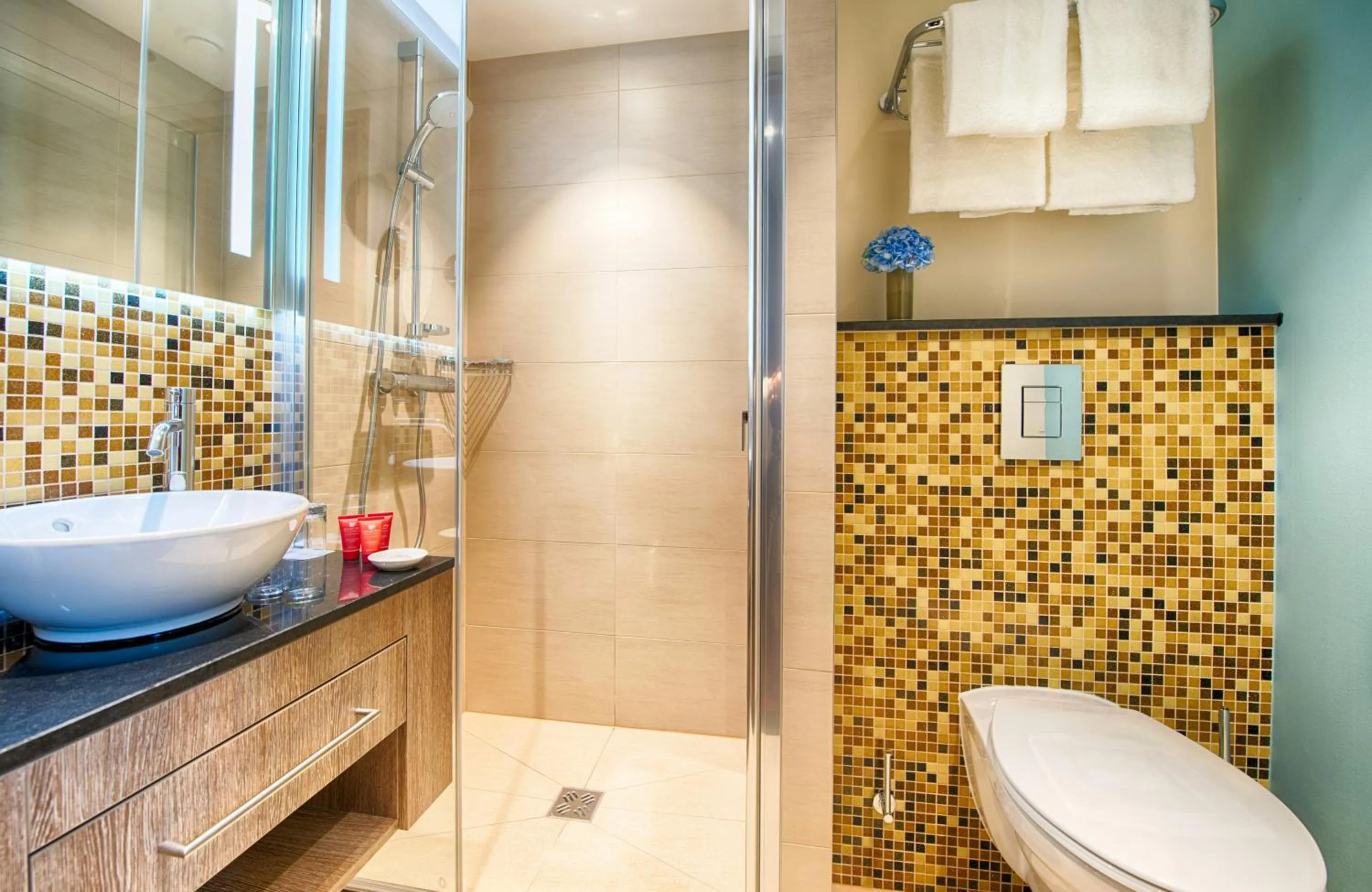 Bathroom in Leonardo Hotel Munich City South