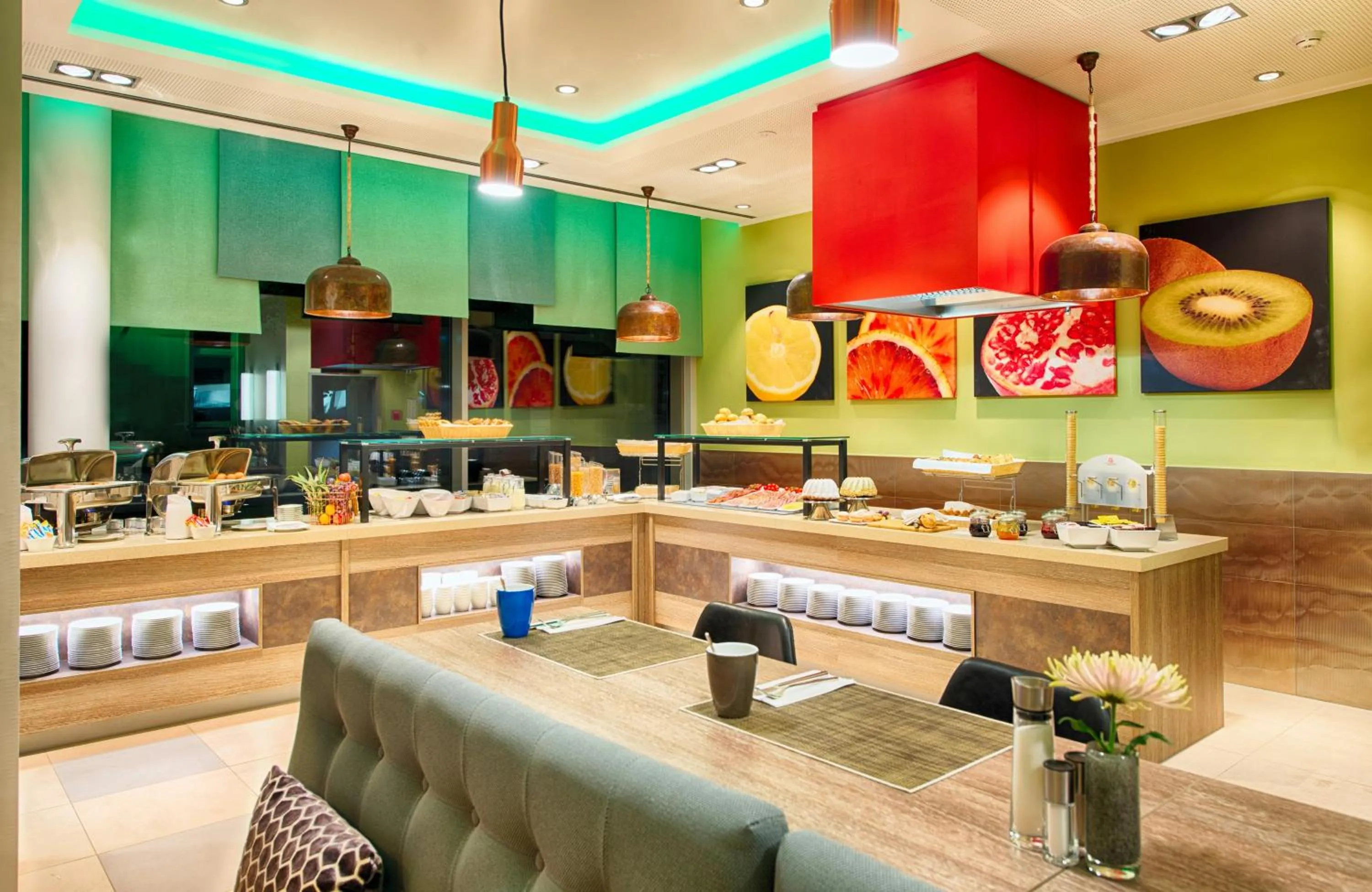 Buffet breakfast in Leonardo Hotel Munich City South