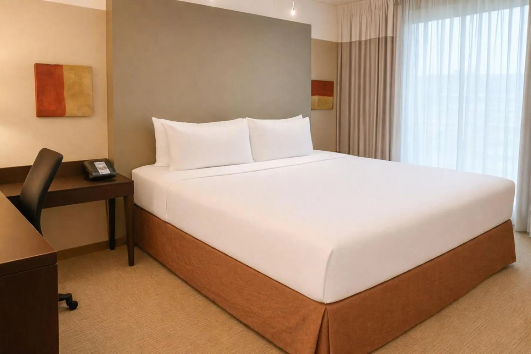 Photo of the whole room, Bed in Crowne Plaza - Chicago West Loop by IHG