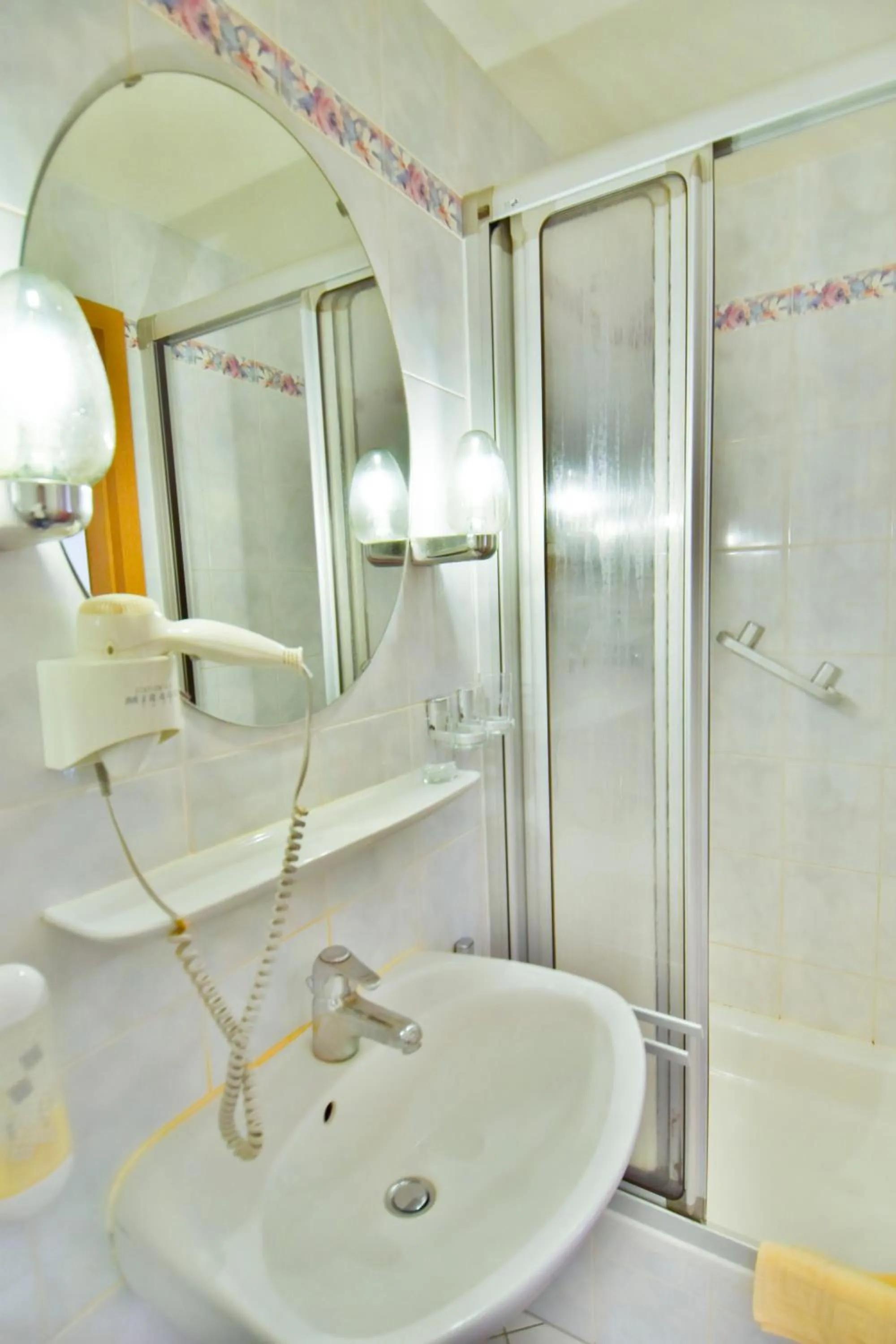 Photo of the whole room in Villa Auszeit Hotel Garni