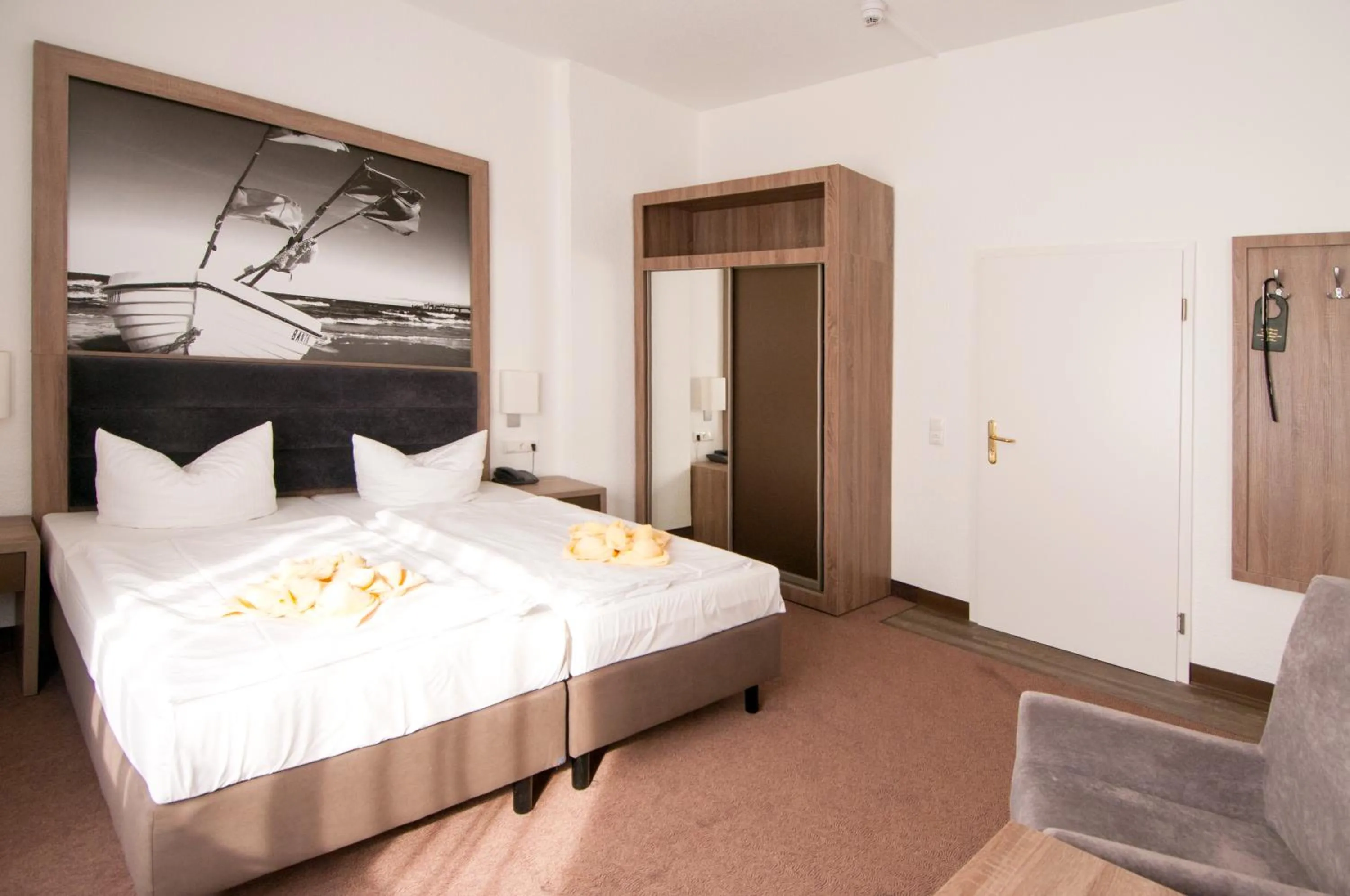 Photo of the whole room, Bed in Villa Auszeit Hotel Garni