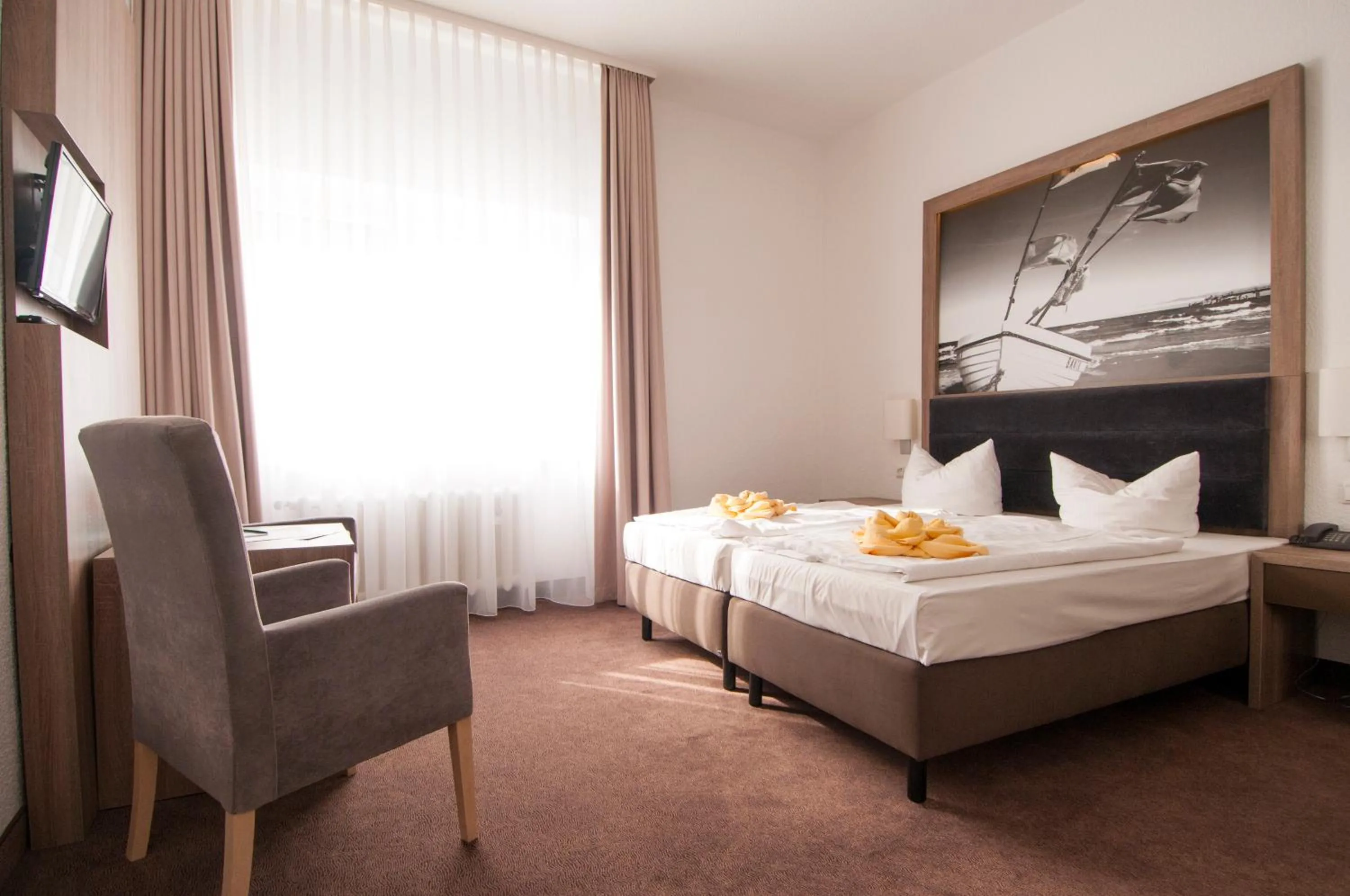 Photo of the whole room, Bed in Villa Auszeit Hotel Garni