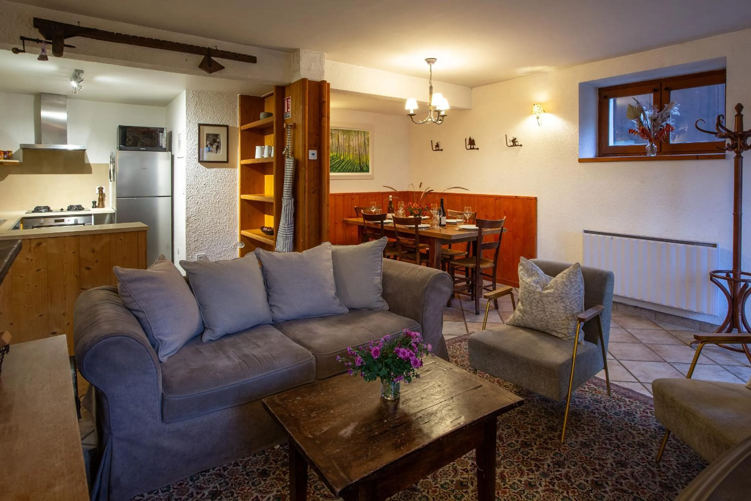 Ski Peak - Chalet Dibona, cosy log fire evenings 200m from the slopes