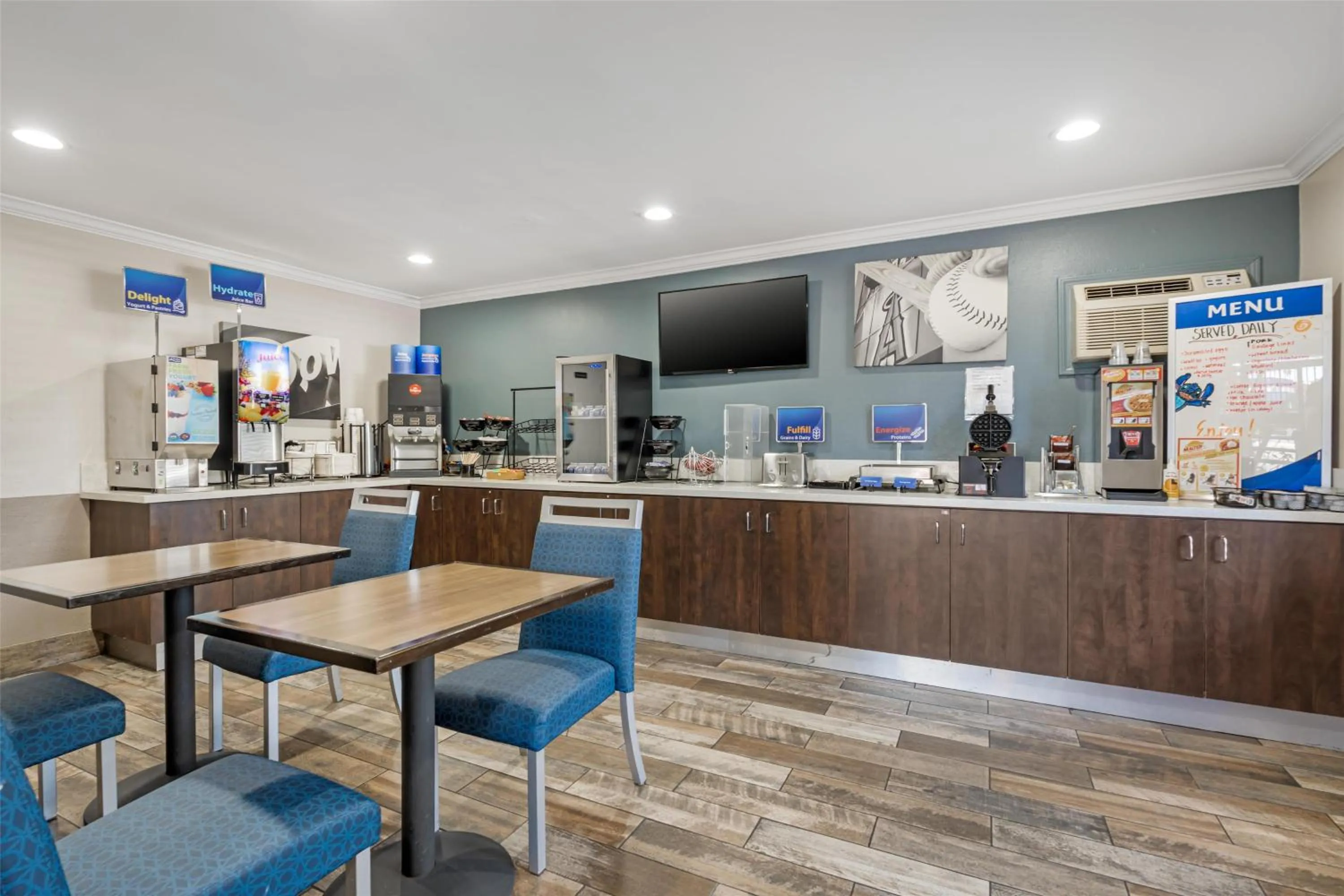 Breakfast in Best Western Courtesy Inn Hotel - Anaheim Resort at the Park