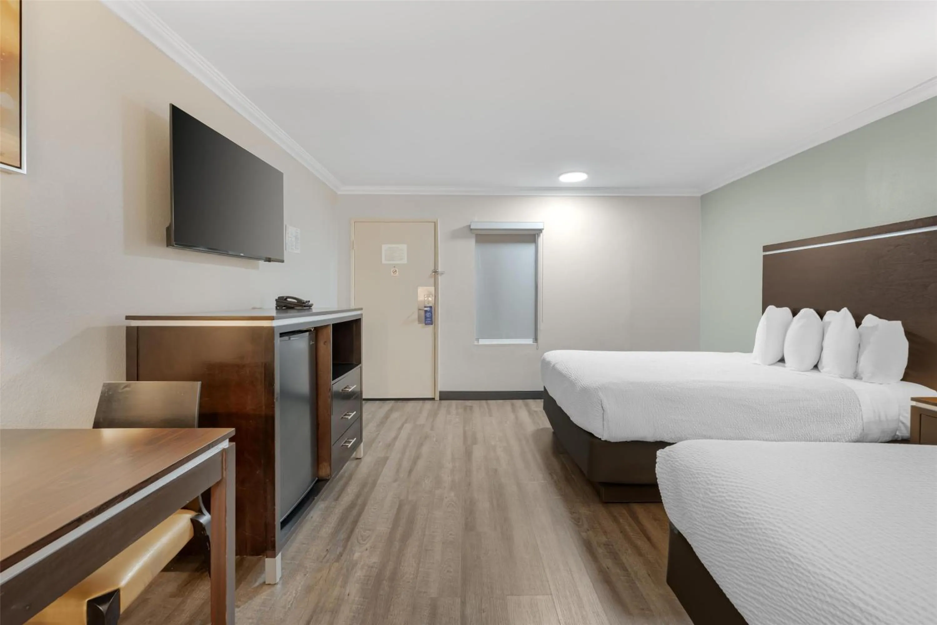 Bedroom, Bed in Best Western Courtesy Inn Hotel - Anaheim Resort at the Park