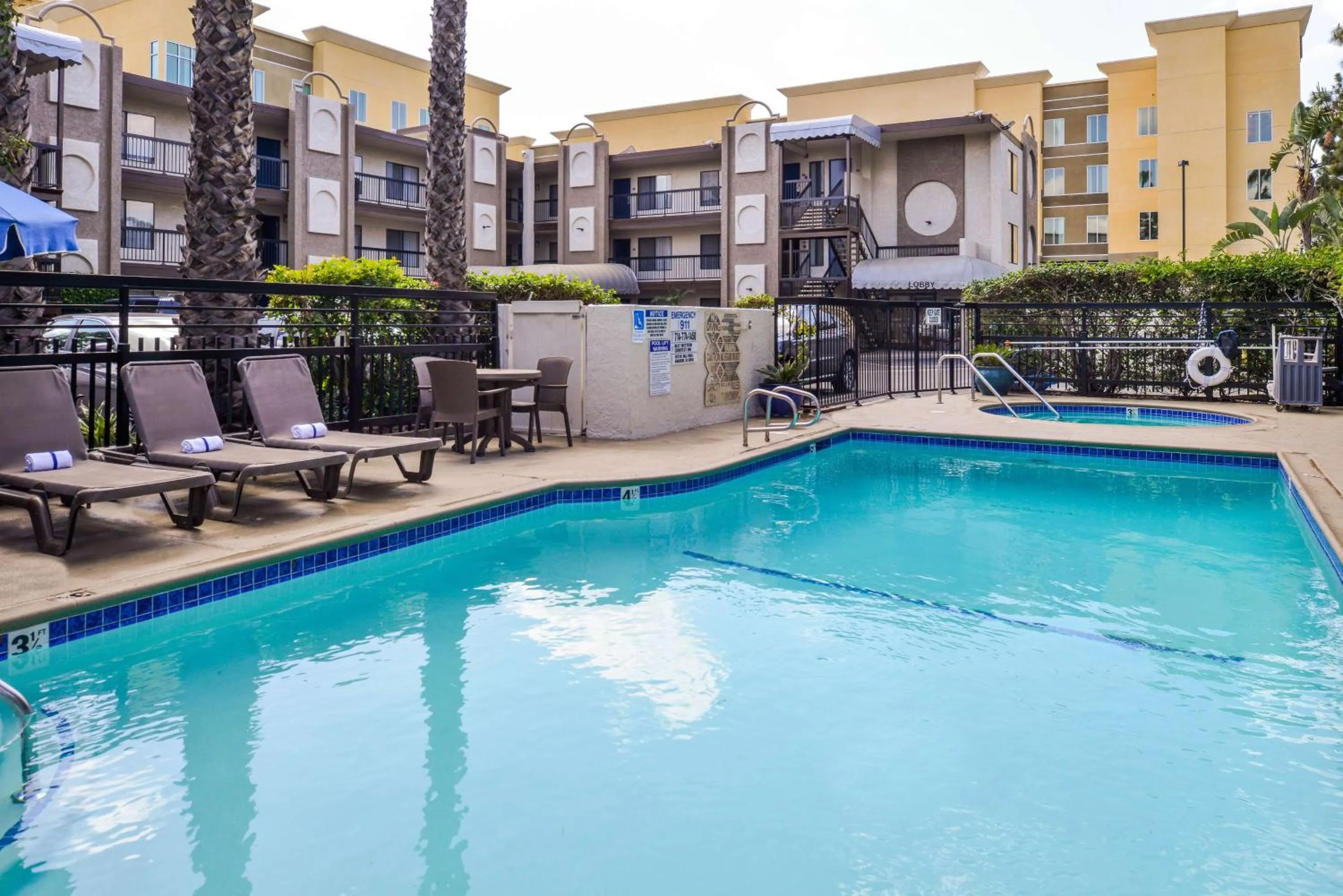 Property building in Best Western Courtesy Inn Hotel - Anaheim Resort at the Park