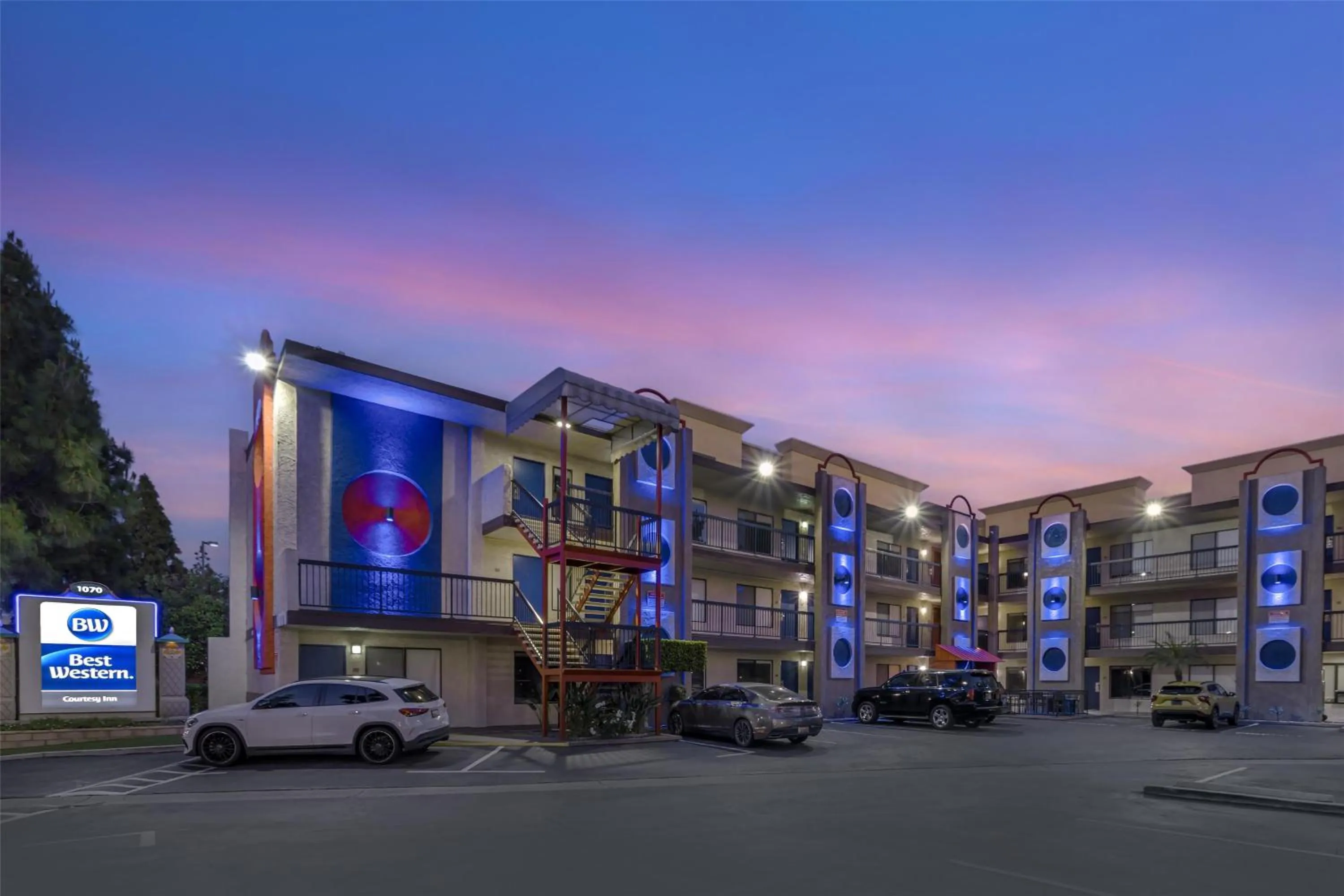 Property building in Best Western Courtesy Inn Hotel - Anaheim Resort at the Park