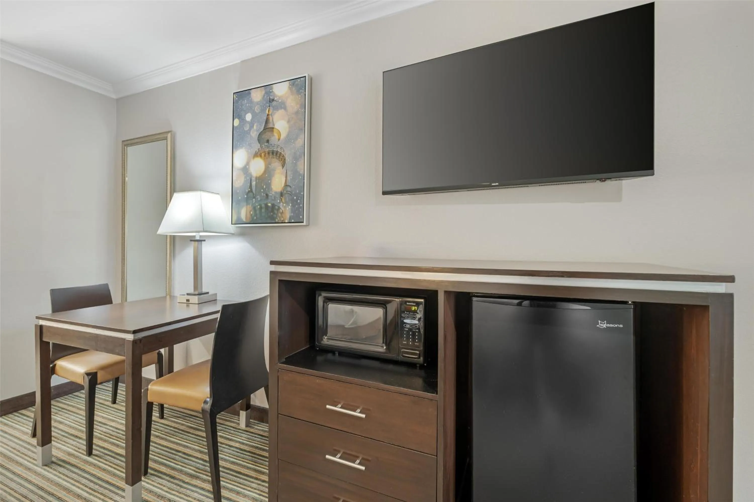 Bedroom in Best Western Courtesy Inn Hotel - Anaheim Resort at the Park