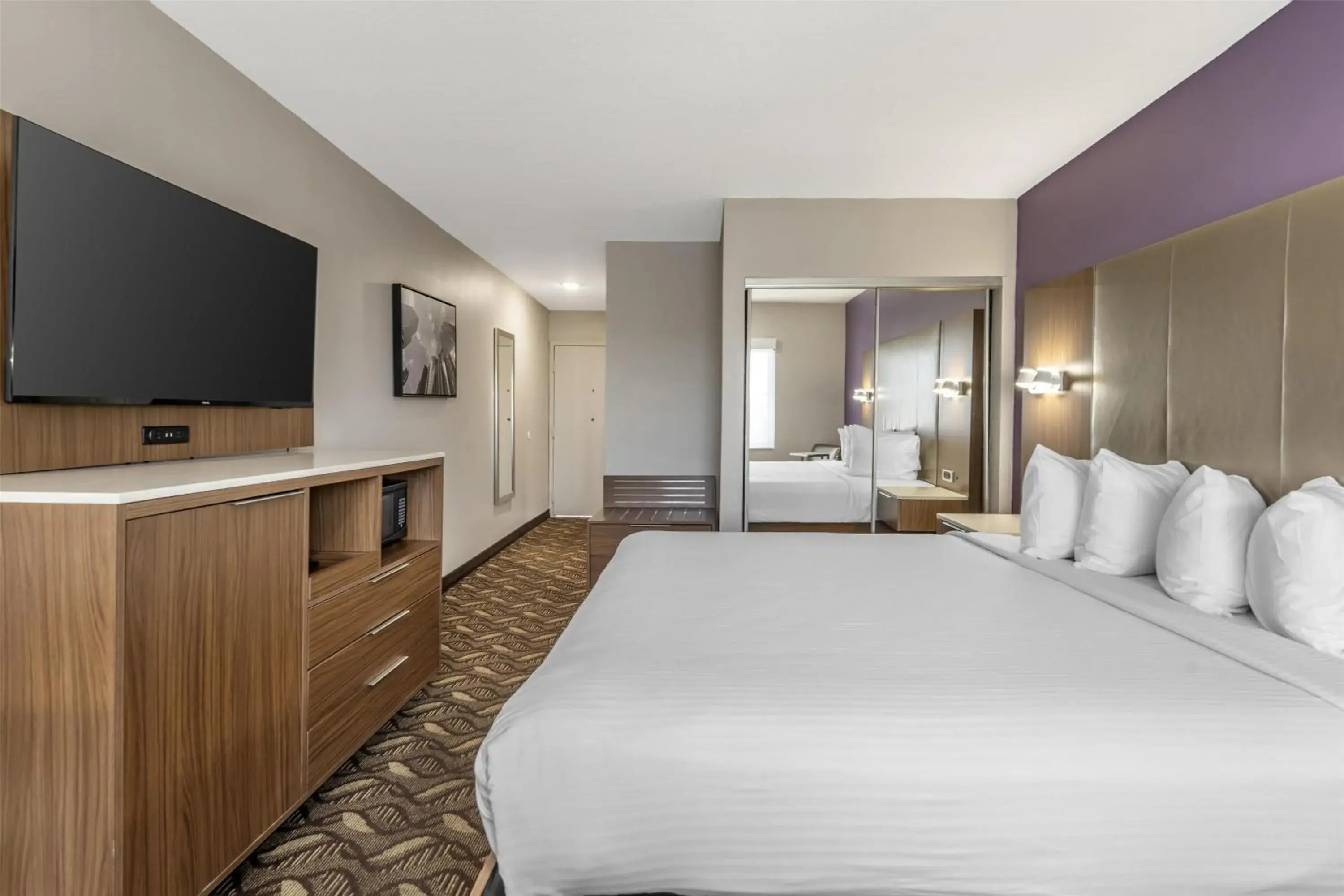 Bedroom, Bed in Best Western Airport Plaza Inn Hotel - Los Angeles LAX Bedroom, Bed in Best Western Airport Plaza Inn Hotel - Los Angeles LAX