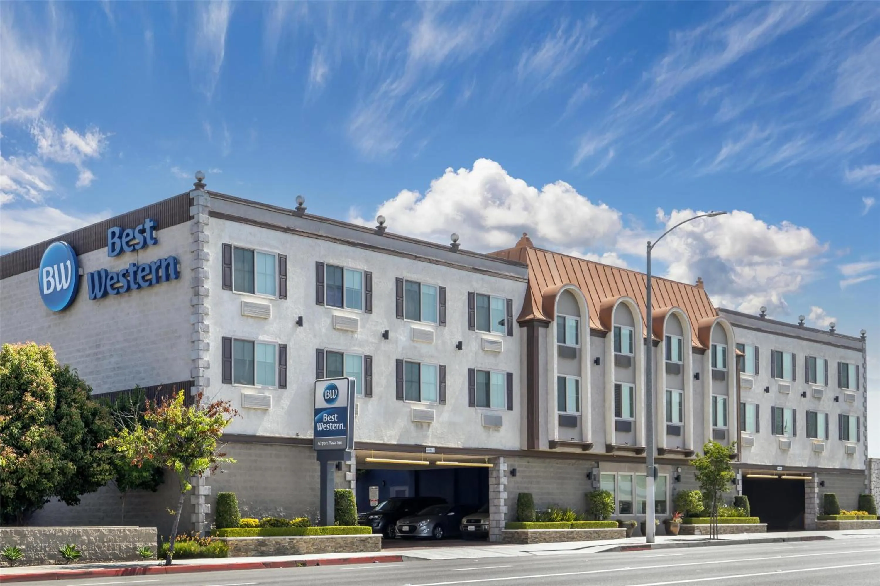 Property building in Best Western Airport Plaza Inn Hotel - Los Angeles LAX