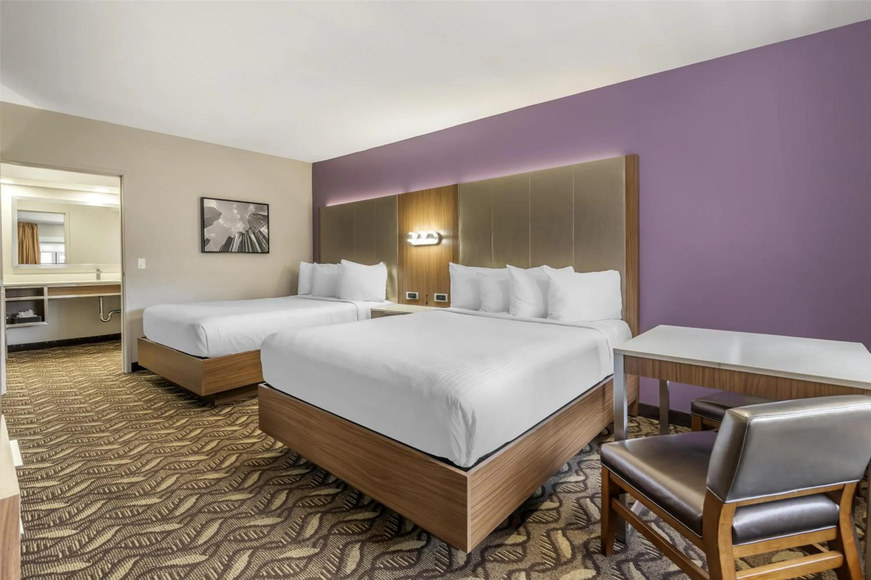 Bedroom, Bed in Best Western Airport Plaza Inn Hotel - Los Angeles LAX