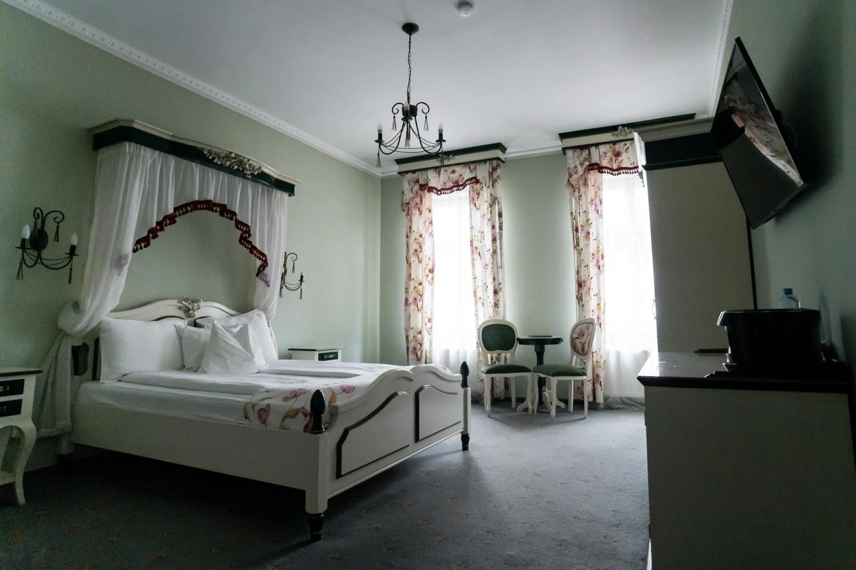Photo of the whole room, Bed in Rosen Villa Sibiu