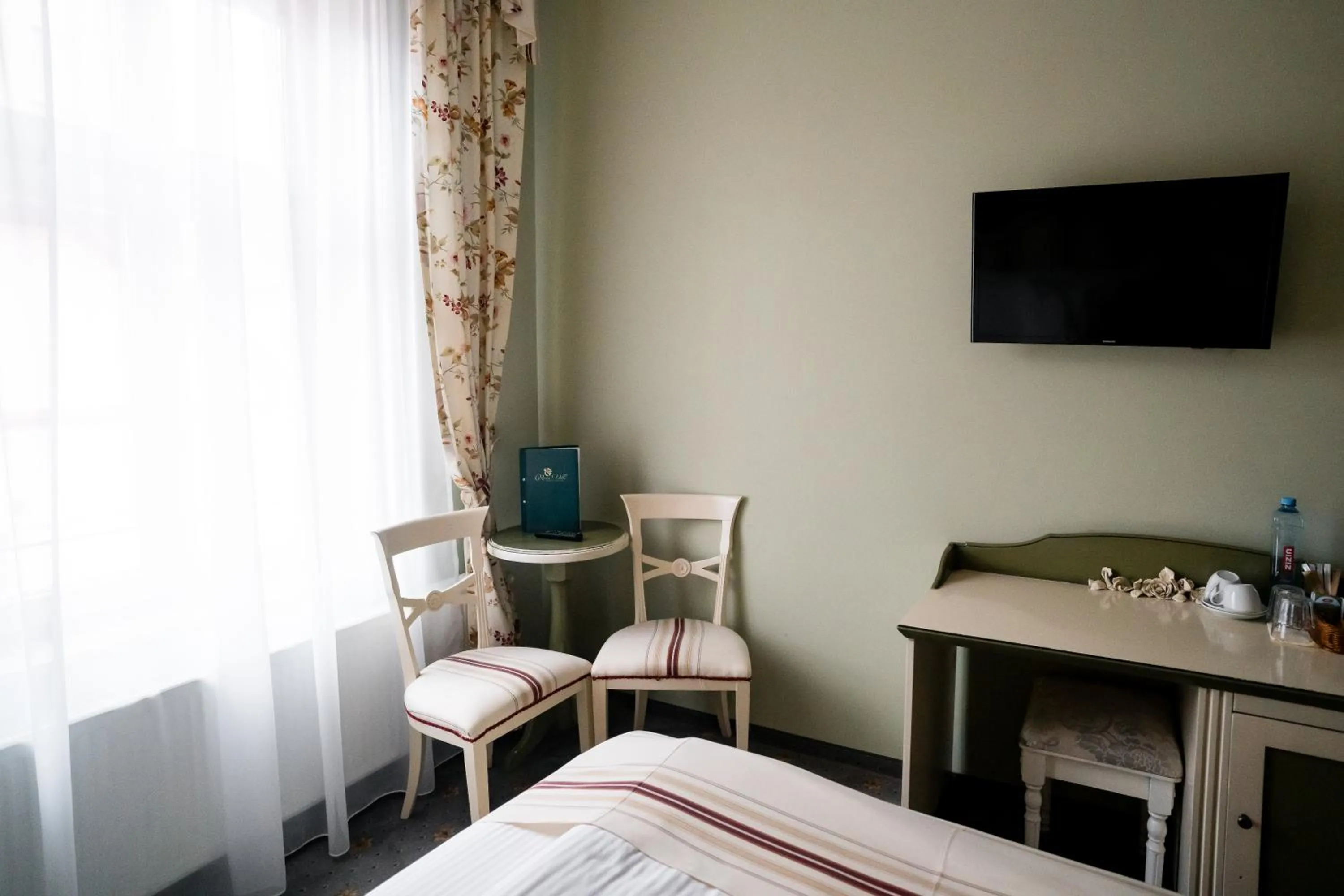 TV and multimedia, Bed in Rosen Villa Sibiu