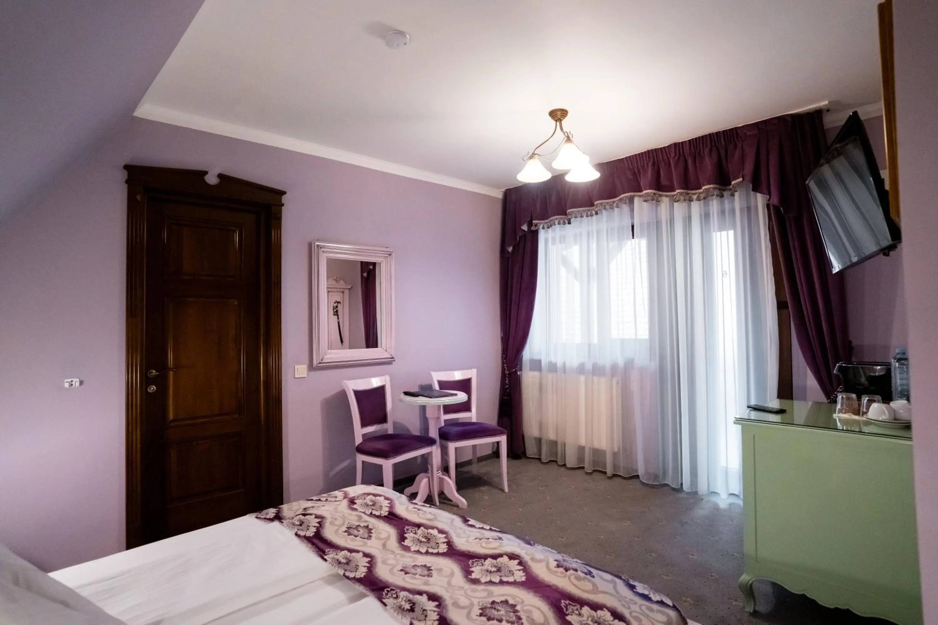 TV and multimedia, Bed in Rosen Villa Sibiu