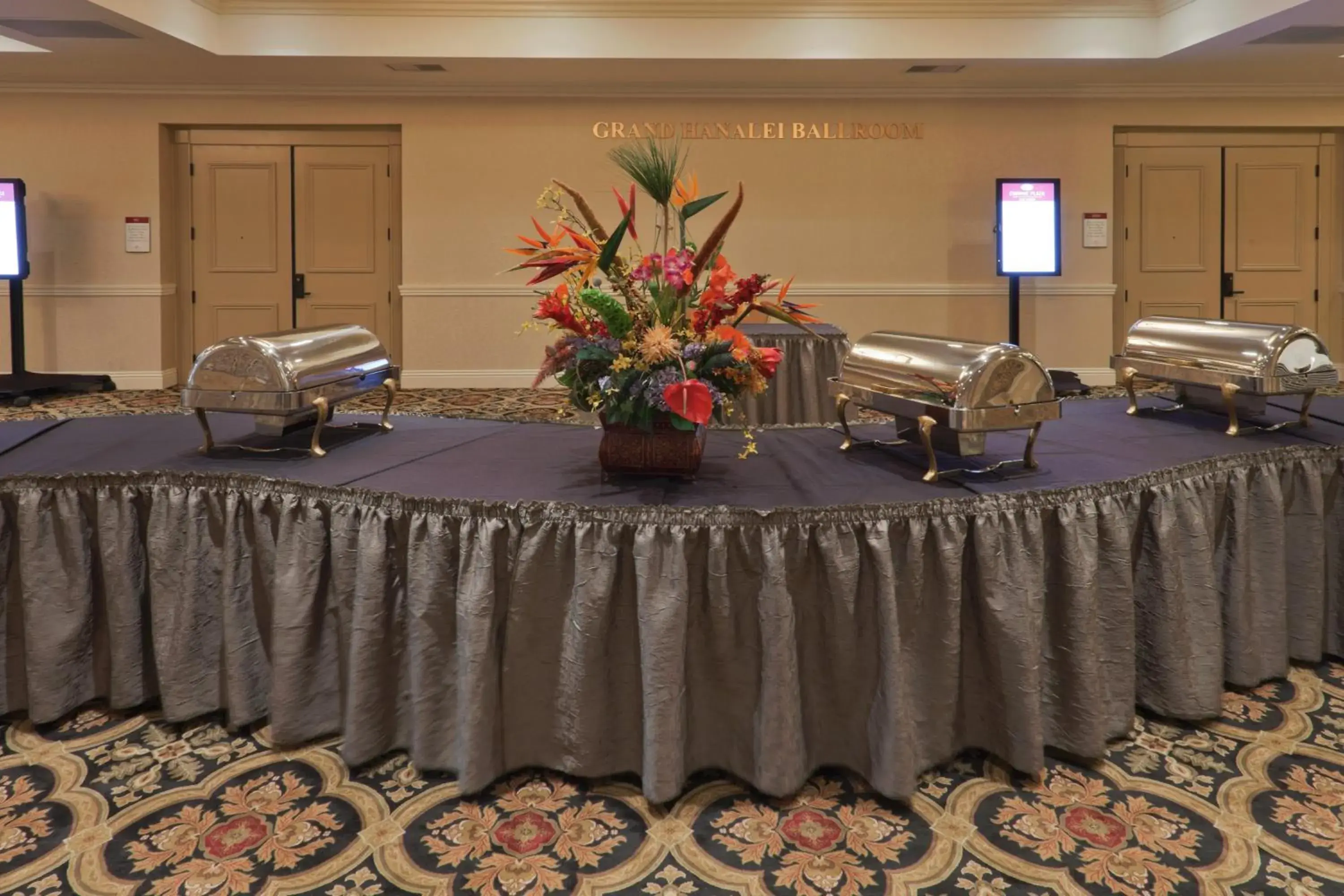 Restaurant/places to eat in Crowne Plaza Hotel Mission Valley by IHG Restaurant/places to eat in Crowne Plaza Hotel Mission Valley by IHG