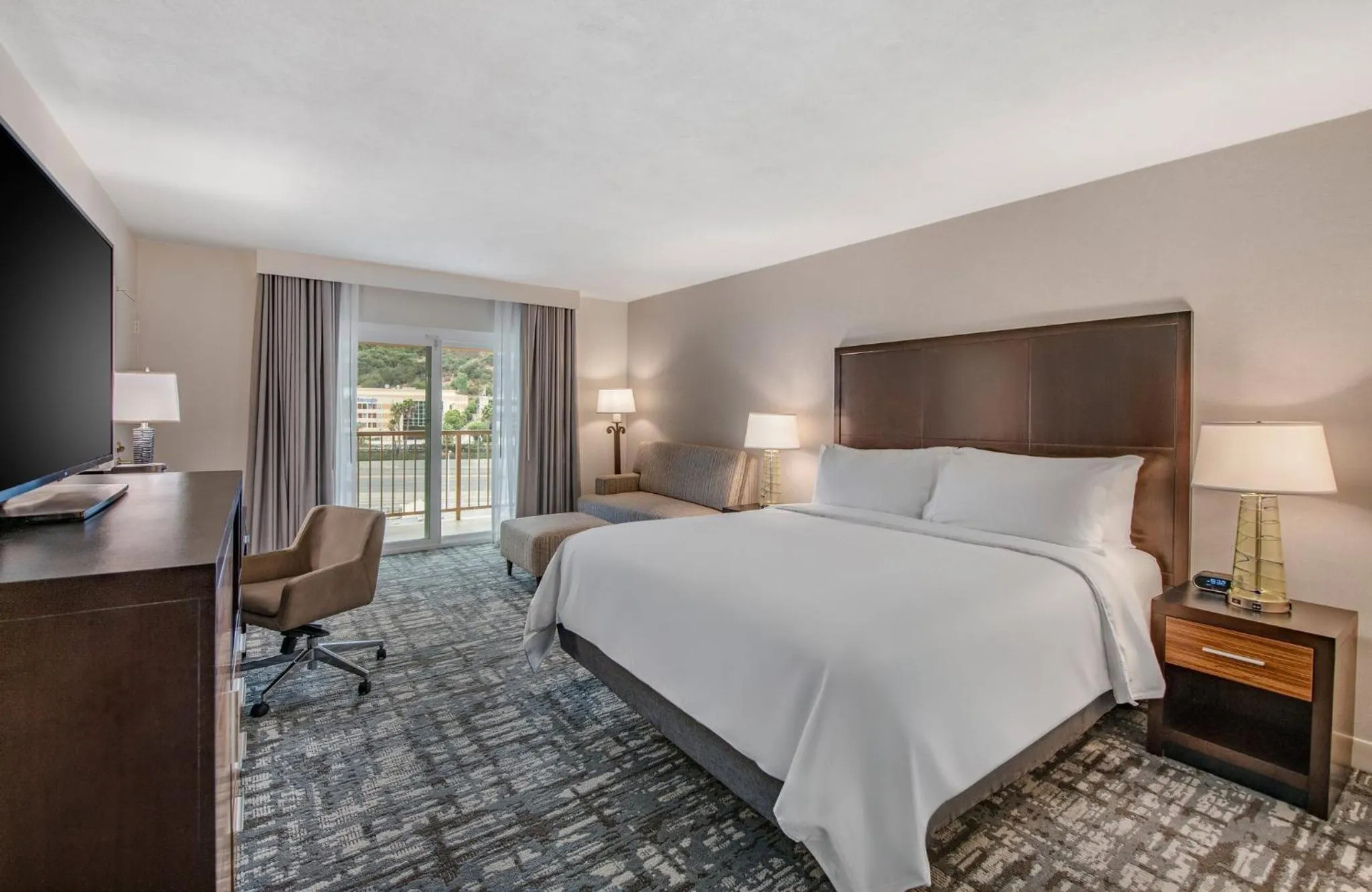 Photo of the whole room, Bed in Crowne Plaza San Diego - Mission Valley by IHG