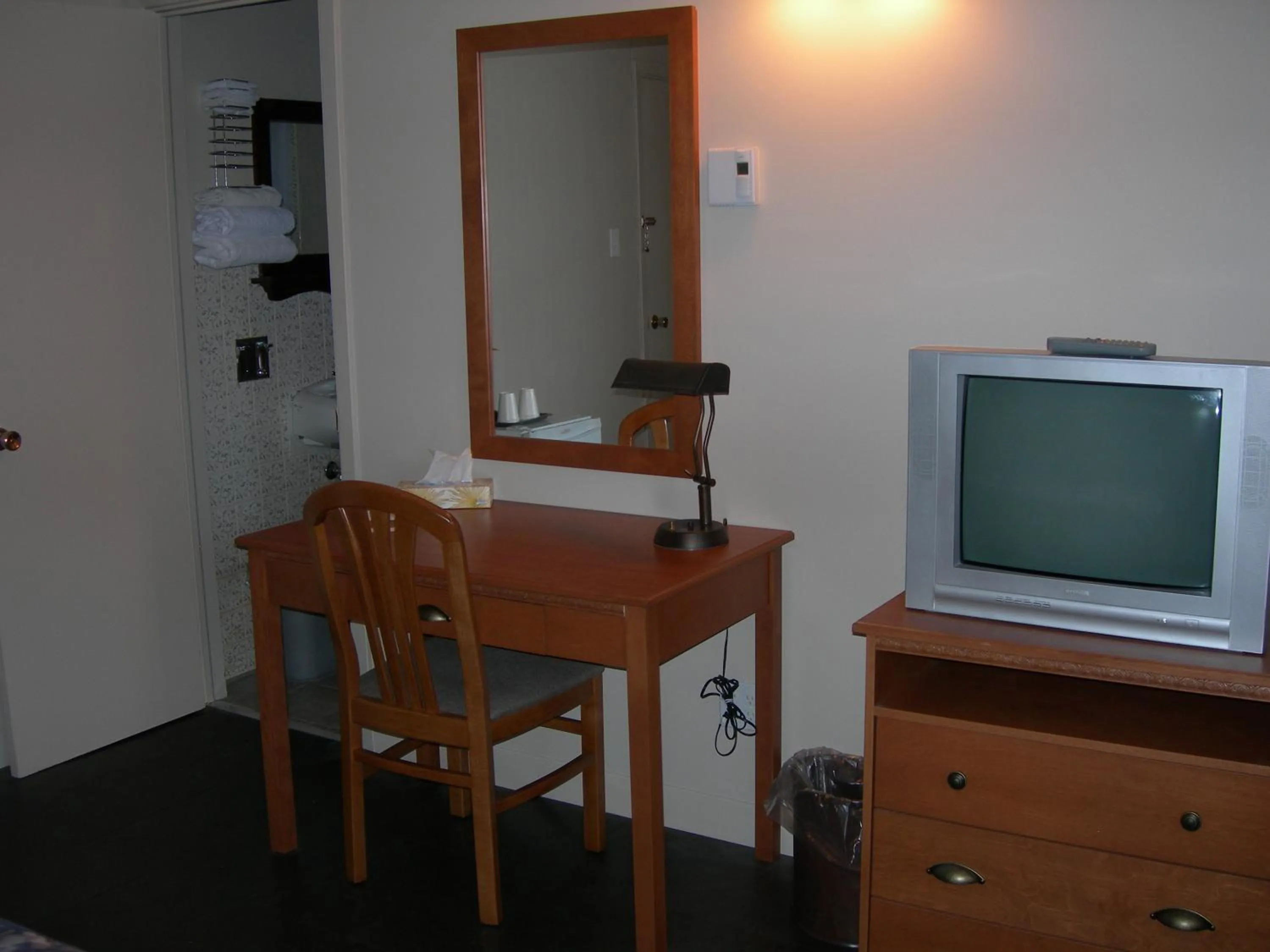 TV and multimedia in Hotel Motel Arnold