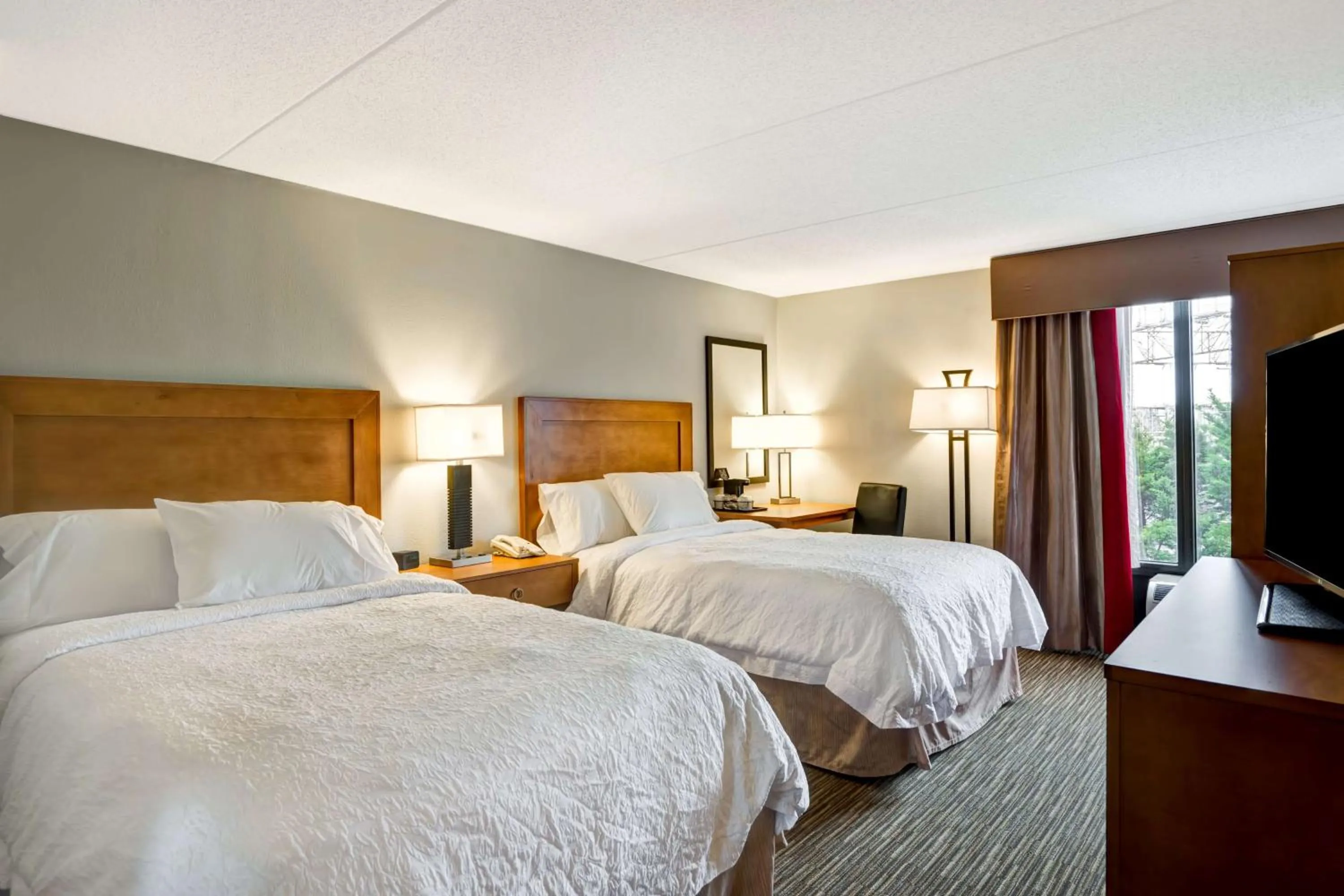 Bed in Hampton Inn Norfolk-Naval Base